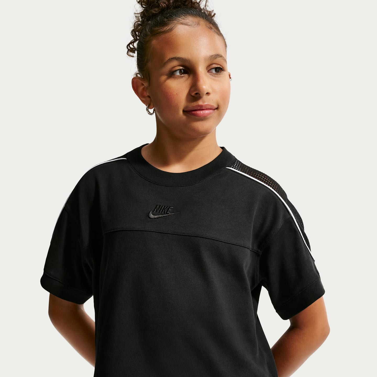 Детские топы Nike Sportswear Collection Big Kids' Short-Sleeve Top — фото 2