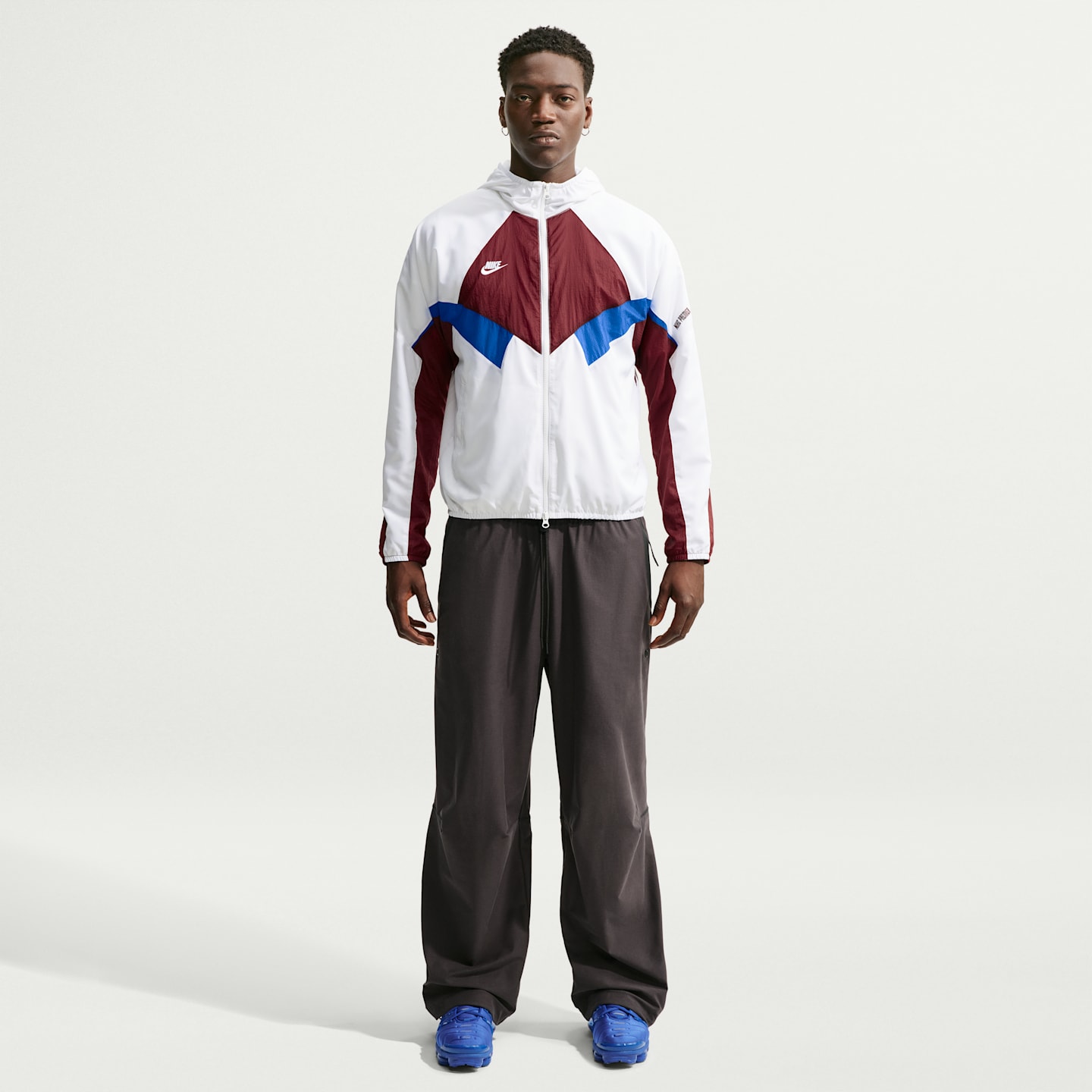 Мужские куртки Nike Premier Repel Men's Soccer Hooded Woven Track Jacket — фото 4