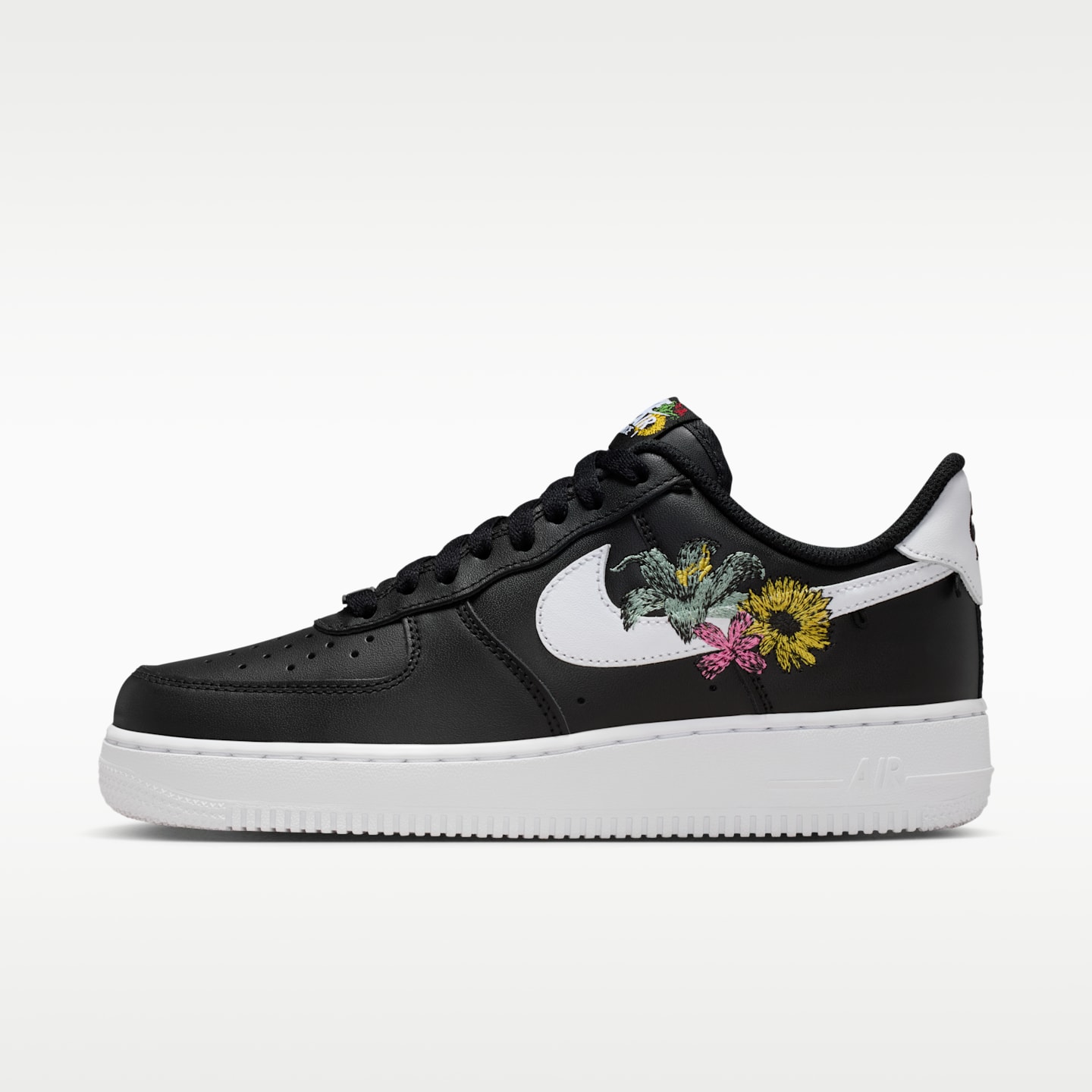 Женские кроссовки Nike Air Force 1 '07 Premium "Flowers" Women's Shoes — фото 1