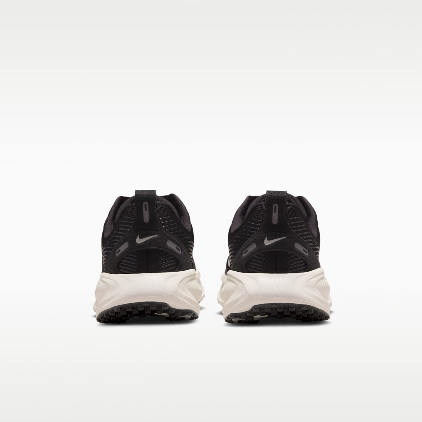 Детские кроссовки Nike Vomero 18 Big Kids' Road Running Shoes — фото 6