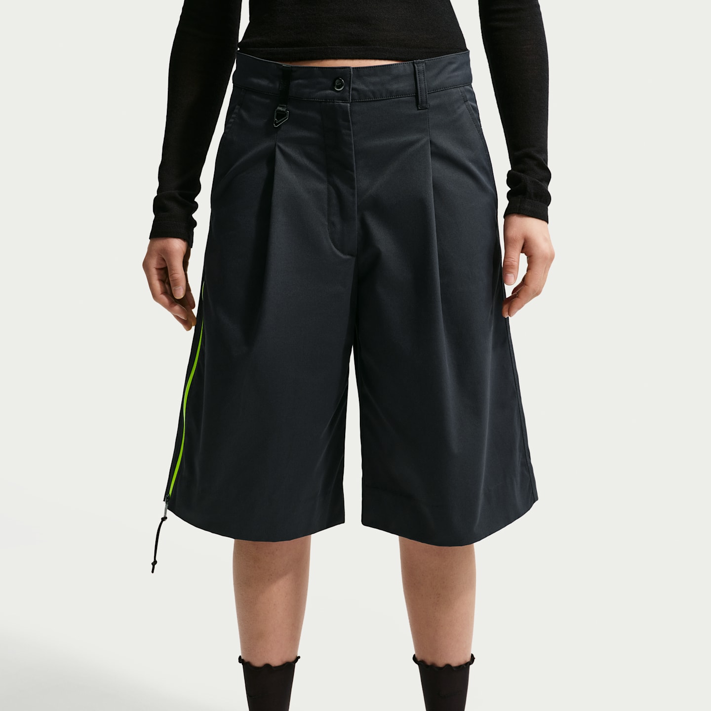Женские шорты Nike Sportswear Airreverent Women's Low-Rise Shorts — фото 2
