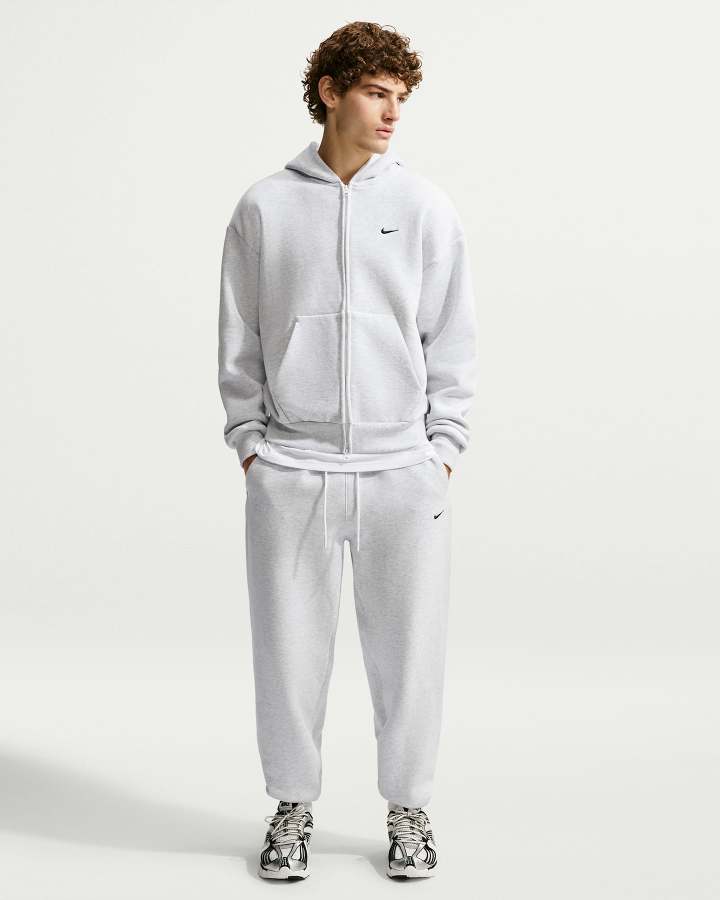 Мужские брюки Nike Solo Fleece Men's Cuffed Pants — фото 11