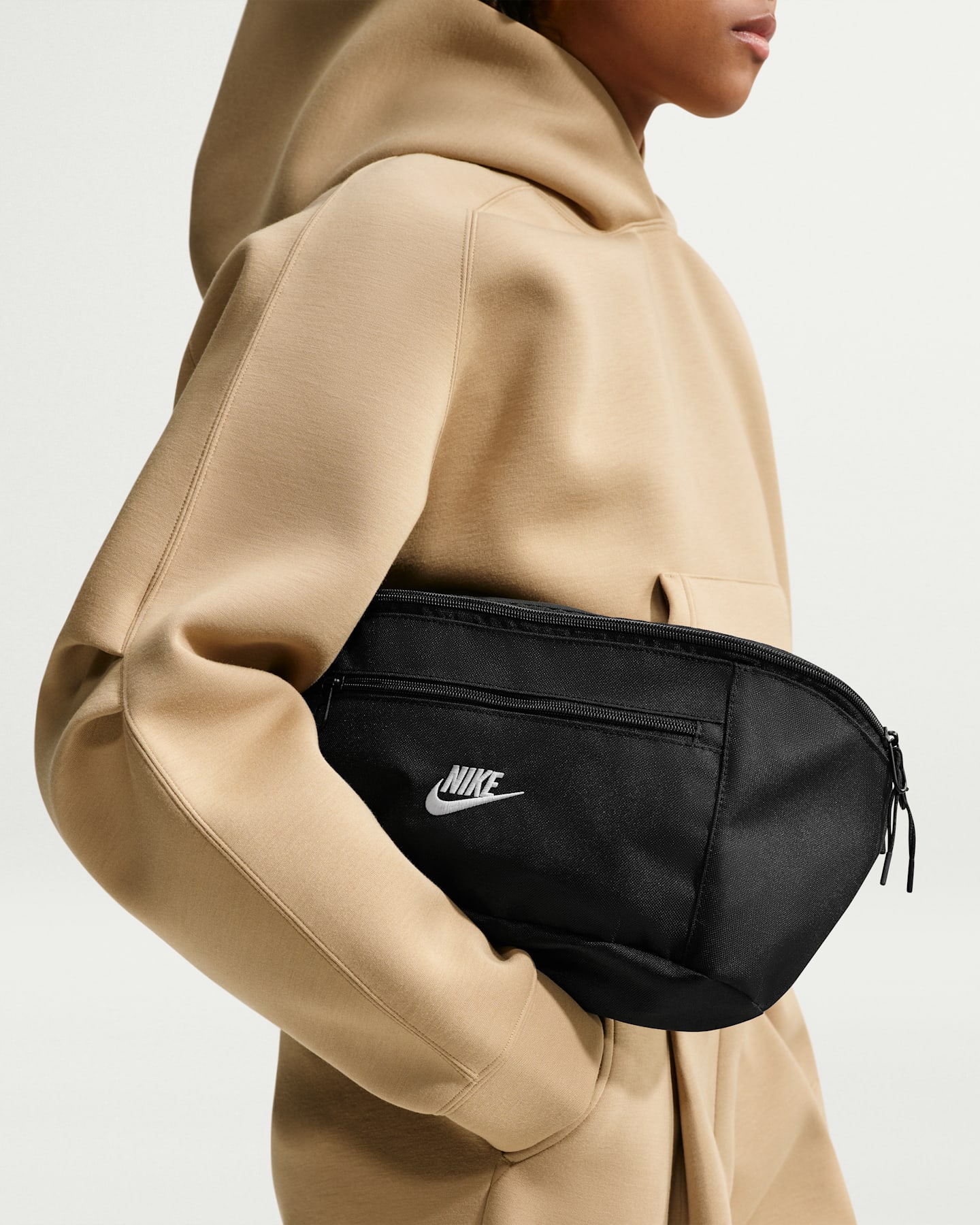 Женские кроссовки Nike Heritage Waistpack (8L) — фото 10