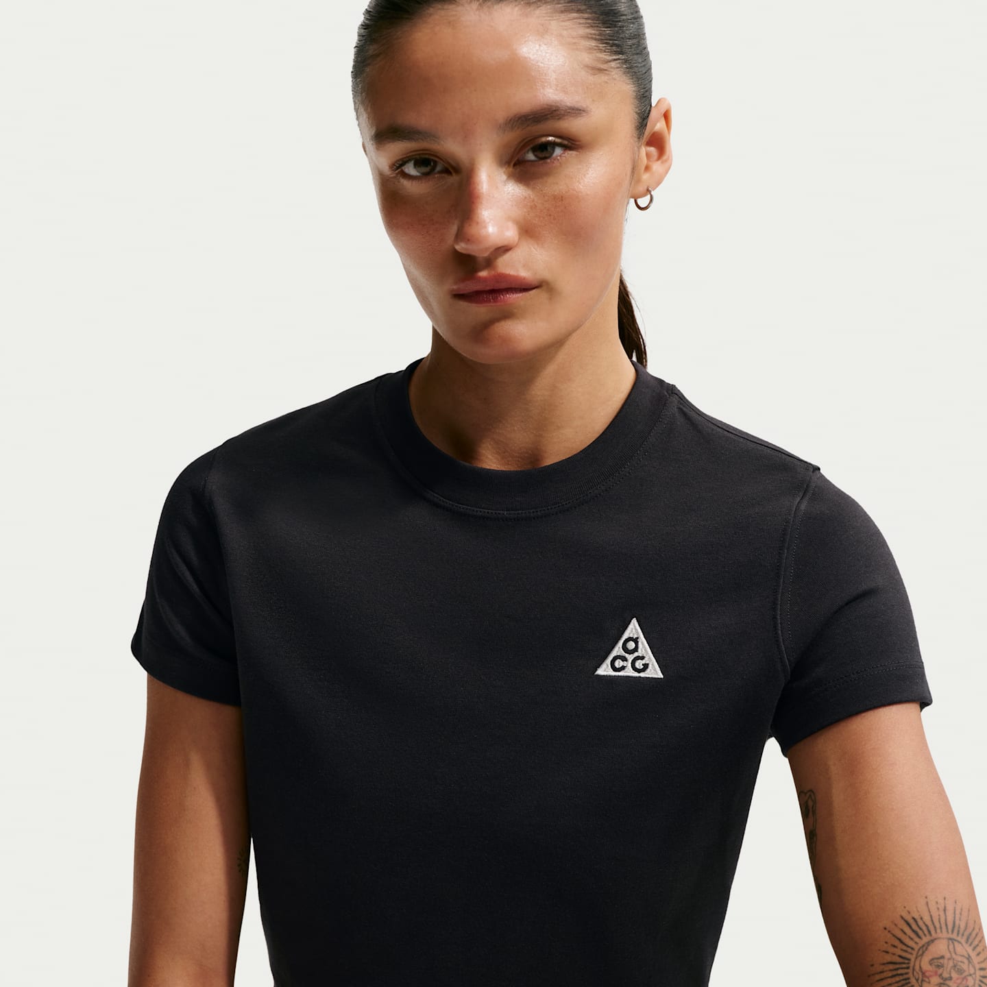 Женские топы Nike ACG Women's Dri-FIT Short-Sleeve Top — фото 1