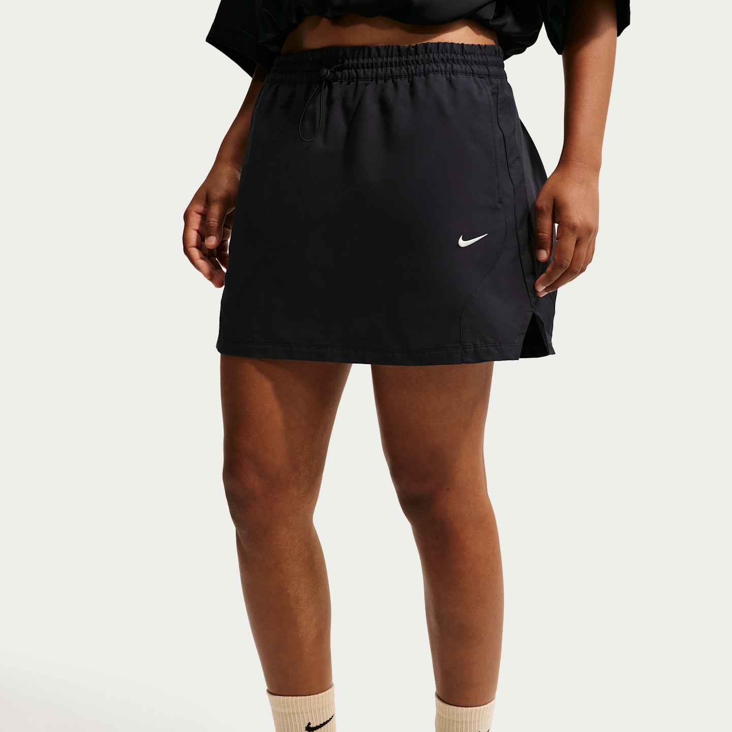 Женские юбки Nike Sportswear Women's Mid-Rise Mini Skirt — фото 2