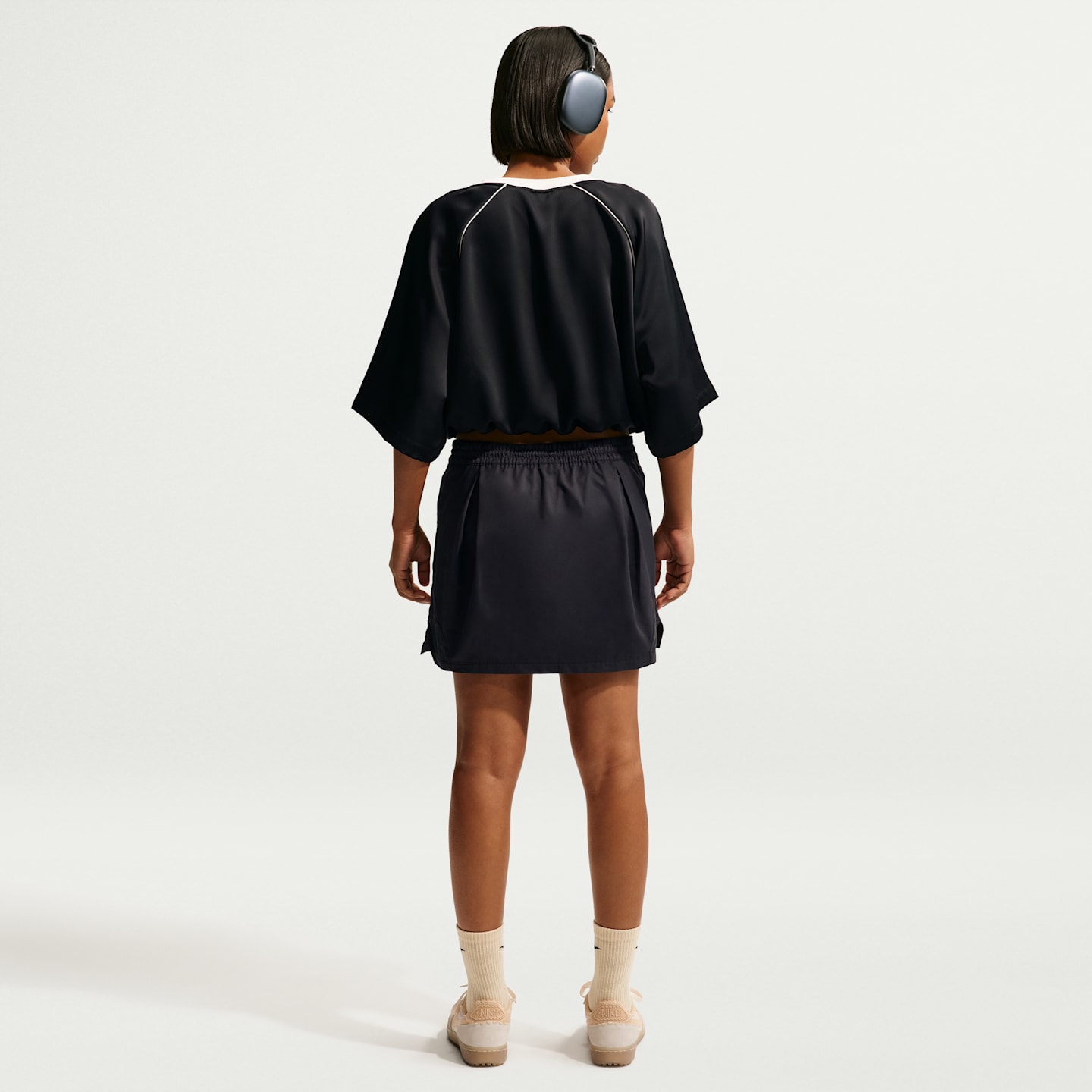 Женские юбки Nike Sportswear Women's Mid-Rise Mini Skirt — фото 5