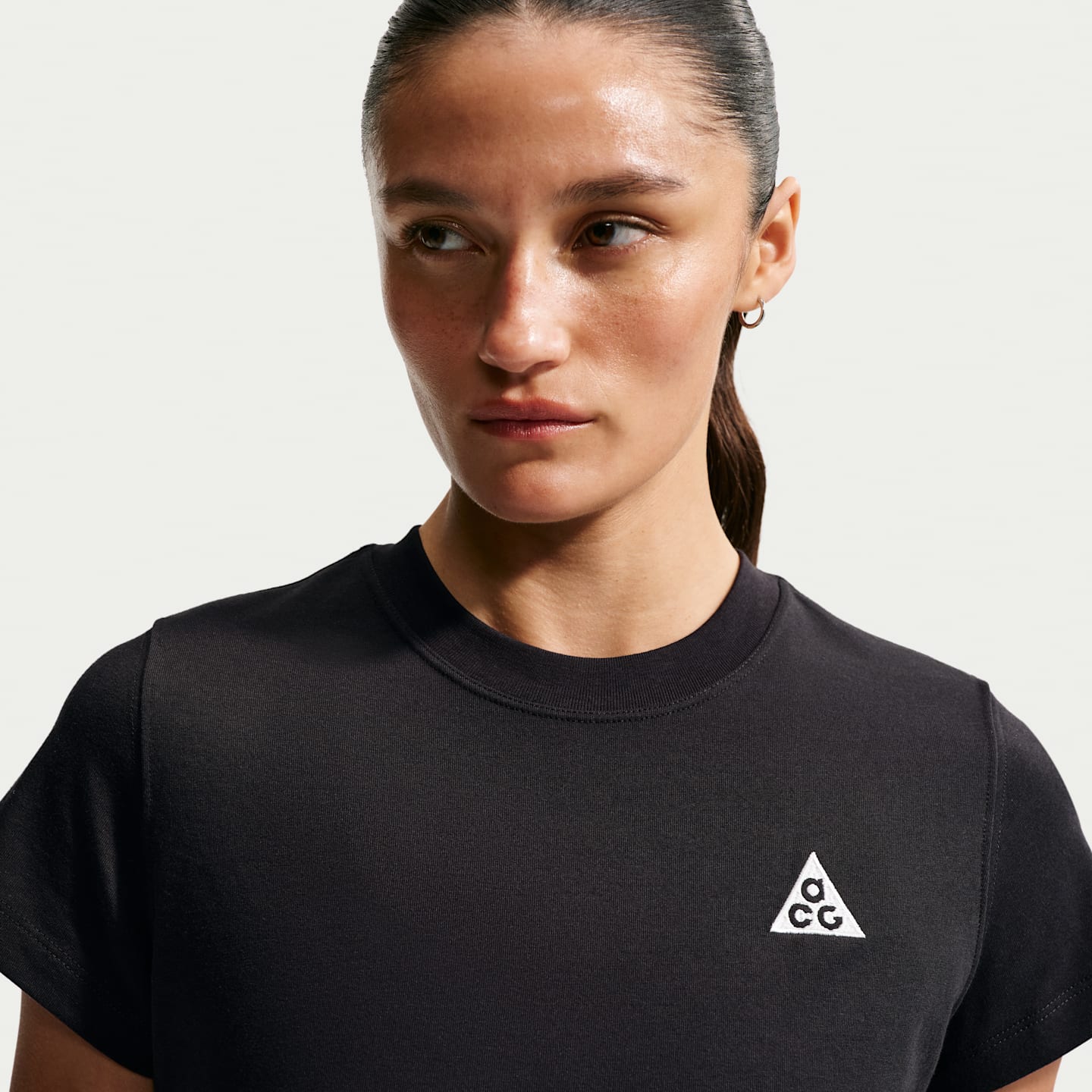 Женские топы Nike ACG Women's Dri-FIT Short-Sleeve Top — фото 3