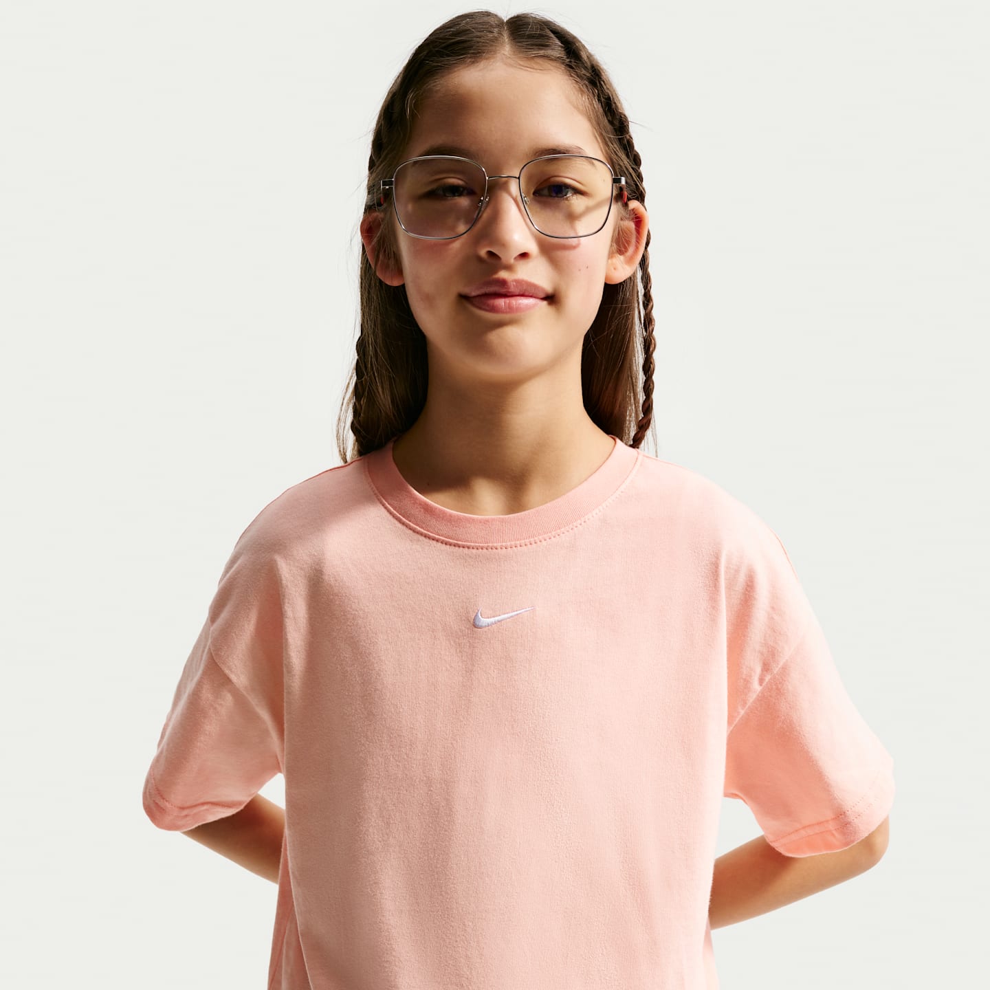 Детские футболки Nike Sportswear Essential Big Kids' (Girls') T-Shirt — фото 1