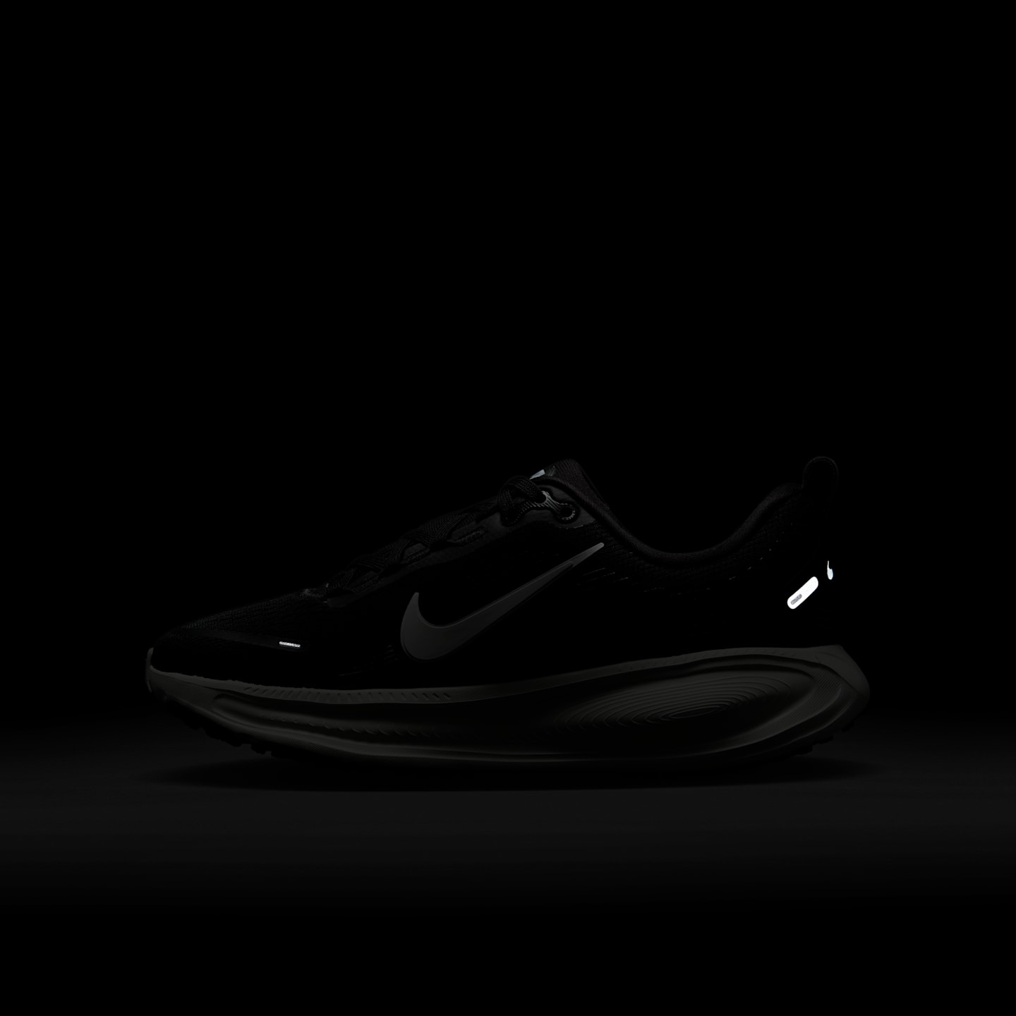 Детские кроссовки Nike Vomero 18 Big Kids' Road Running Shoes — фото 11