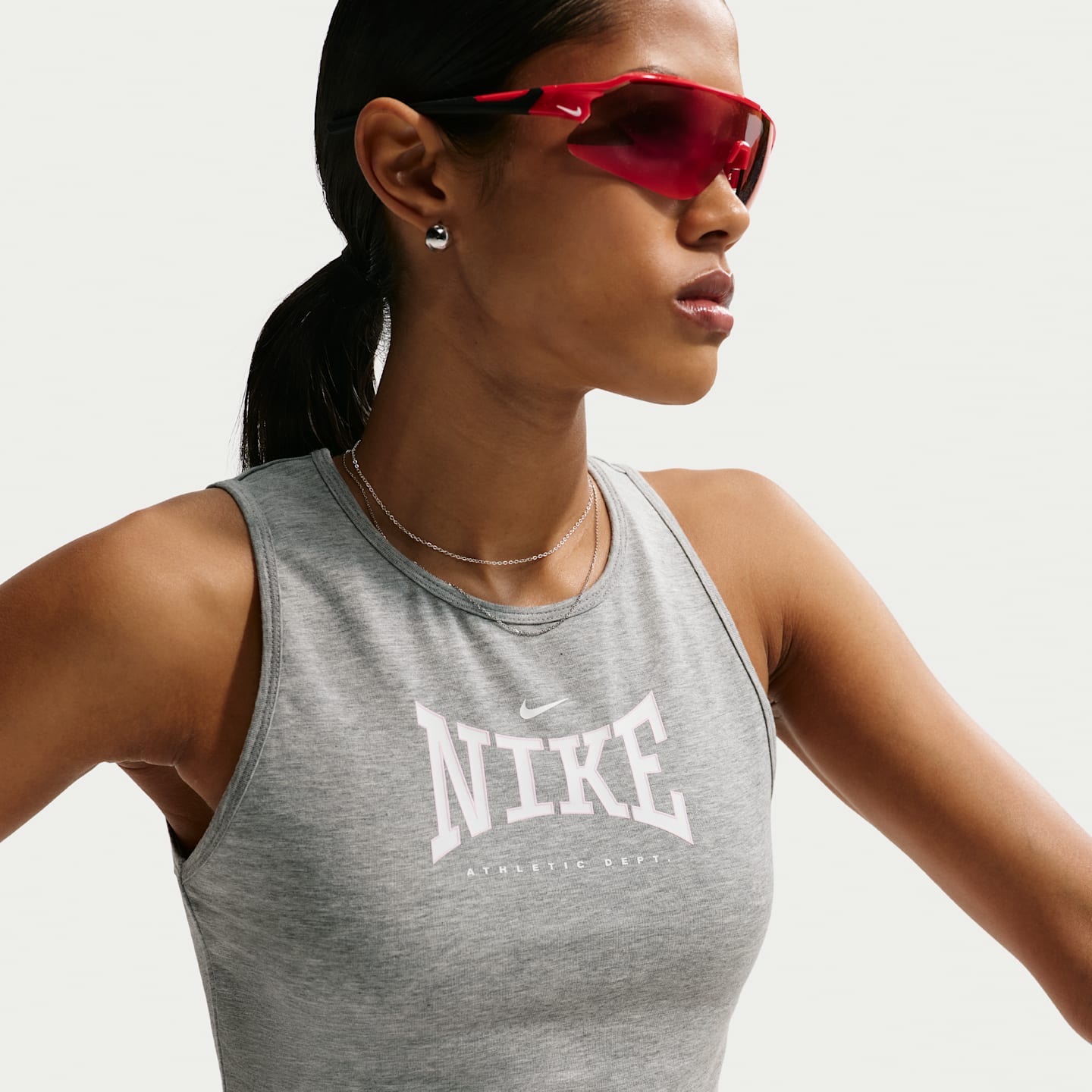 Женские брюки Nike Sportswear Women's Tight Cropped Tank Top — фото 3