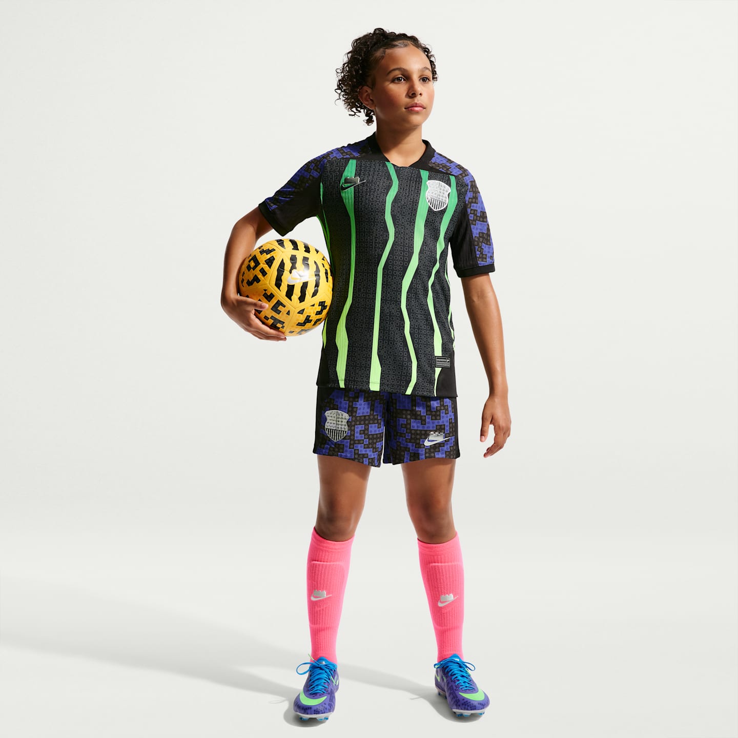 Детские кроссовки Nike x LEGO® Collection Big Kids' Aero-FIT Soccer Jersey — фото 6