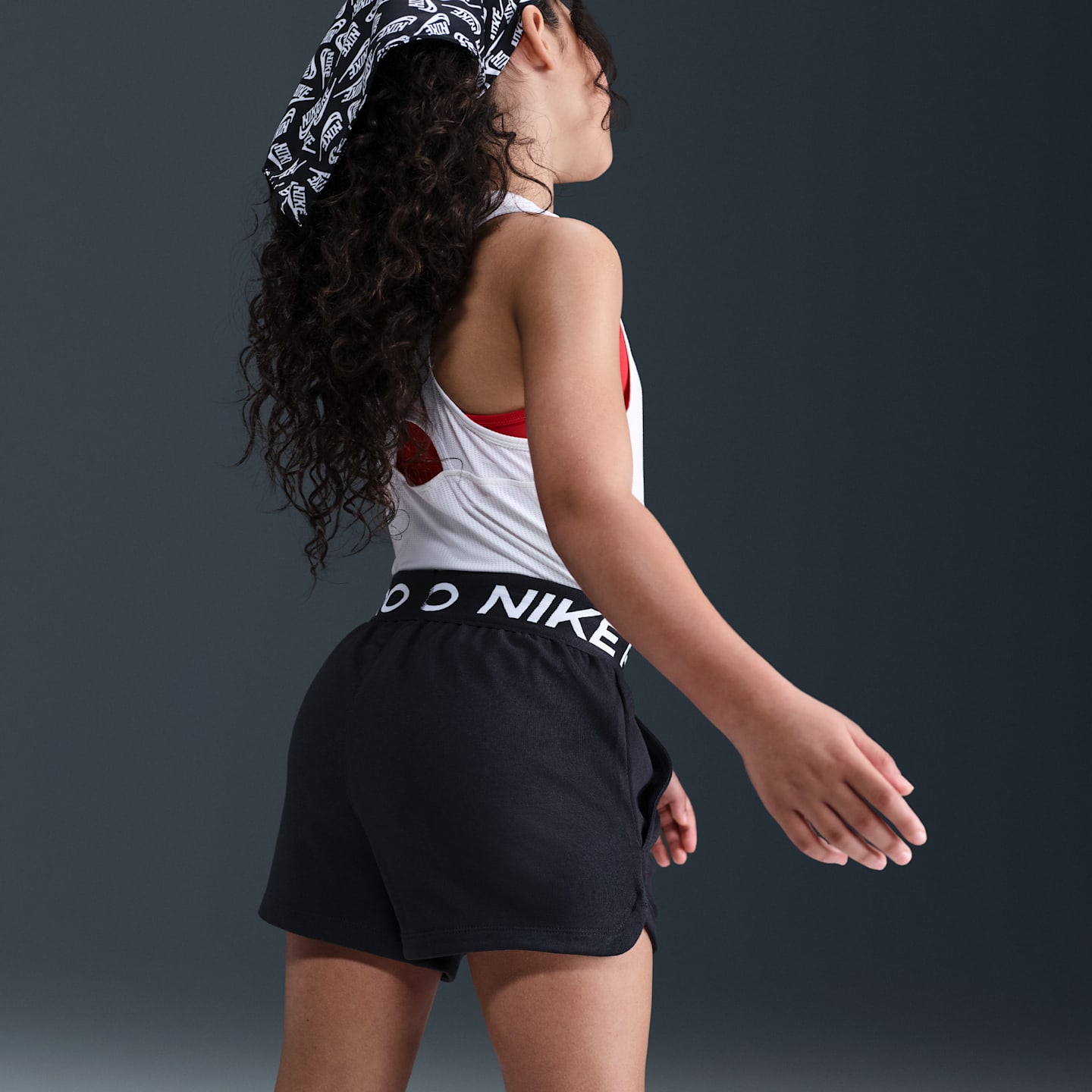 Детские шорты Nike Pro Fleece Big Kids' (Girls') Dri-FIT Shorts — фото 3