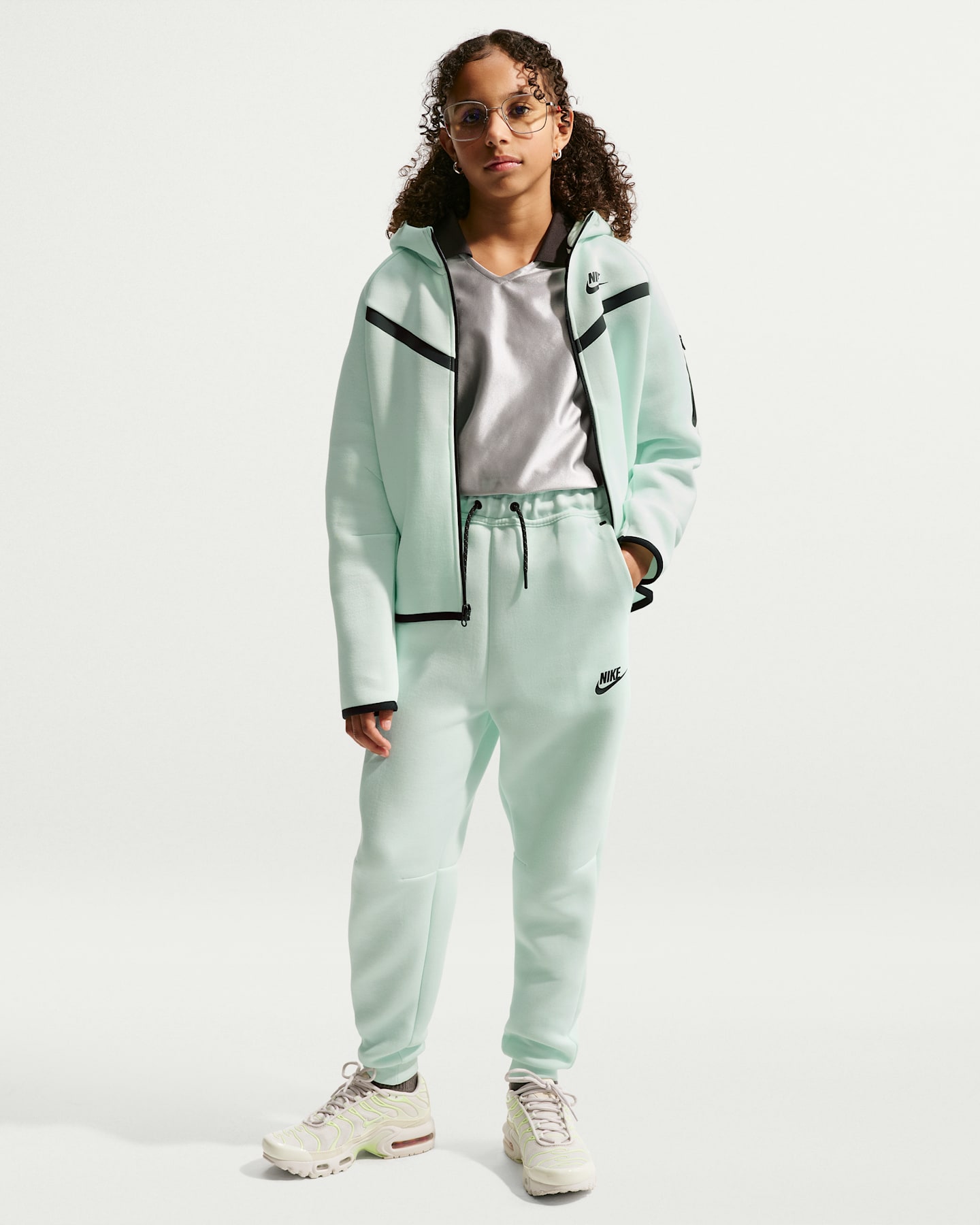 Детские брюки Nike Sportswear Tech Fleece Girls' Joggers (Extended Size) — фото 6