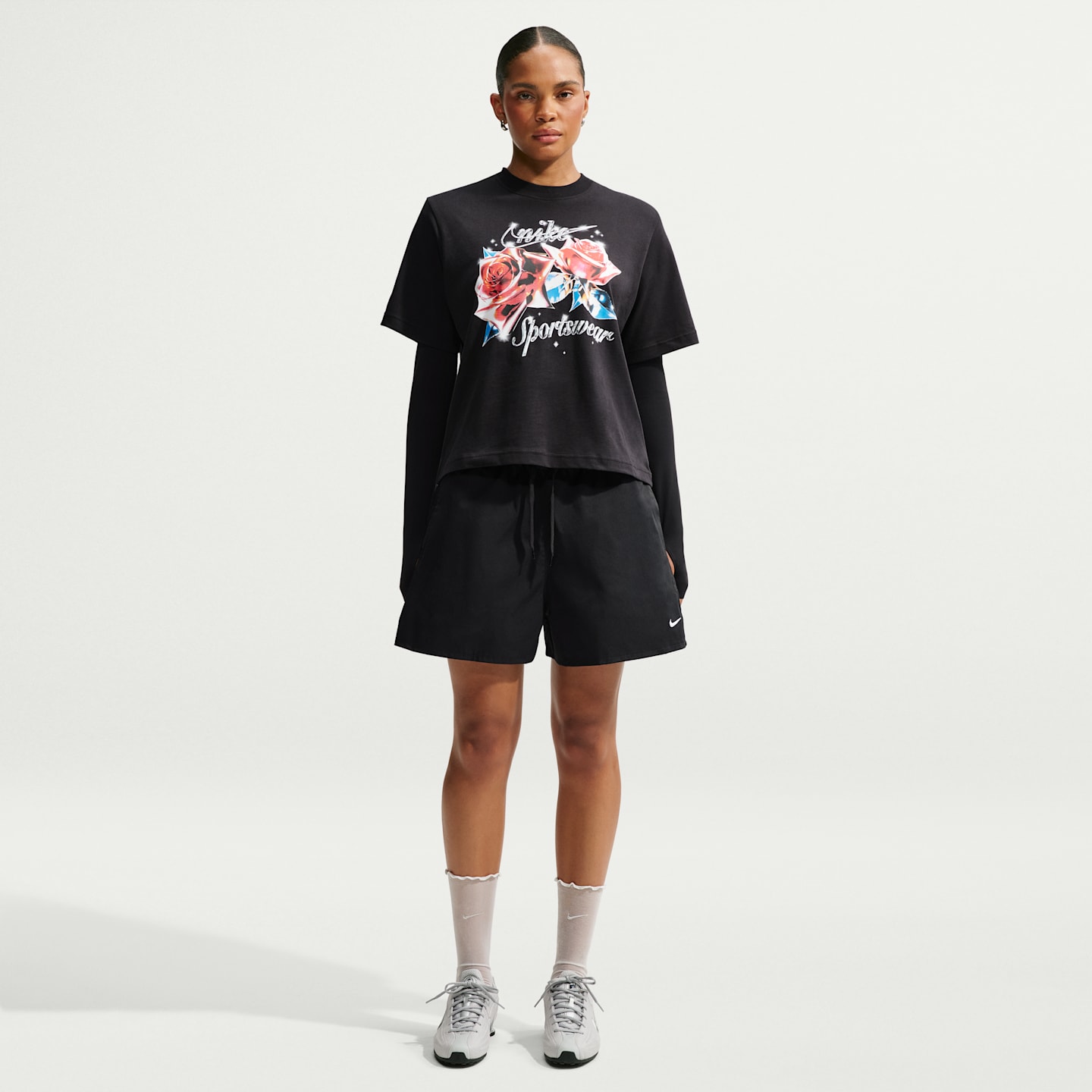 Женские шорты Nike Sportswear Women's Loose Mid-Rise Shorts — фото 1