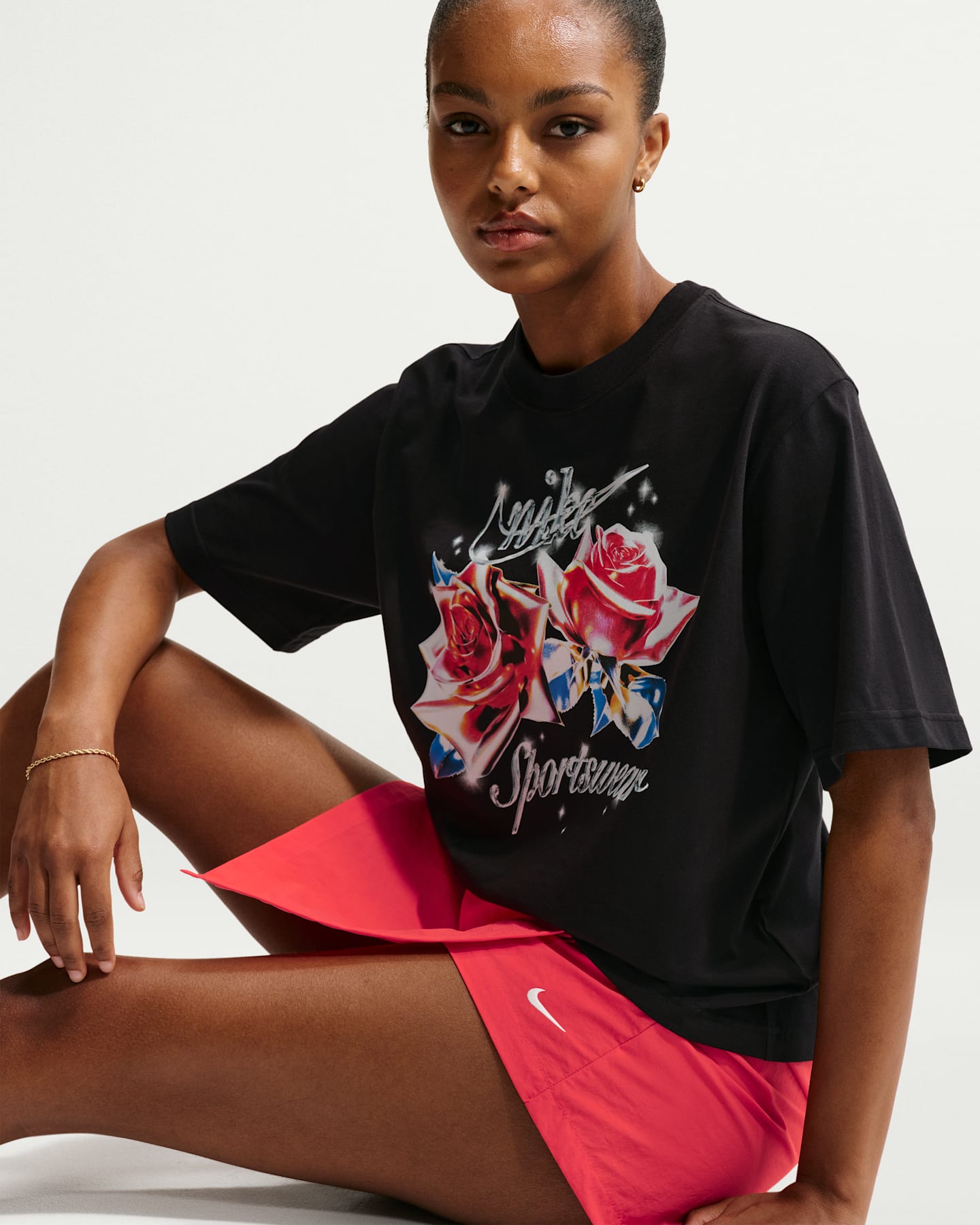 Женские футболки Nike Sportswear Women's Loose T-Shirt — фото 6