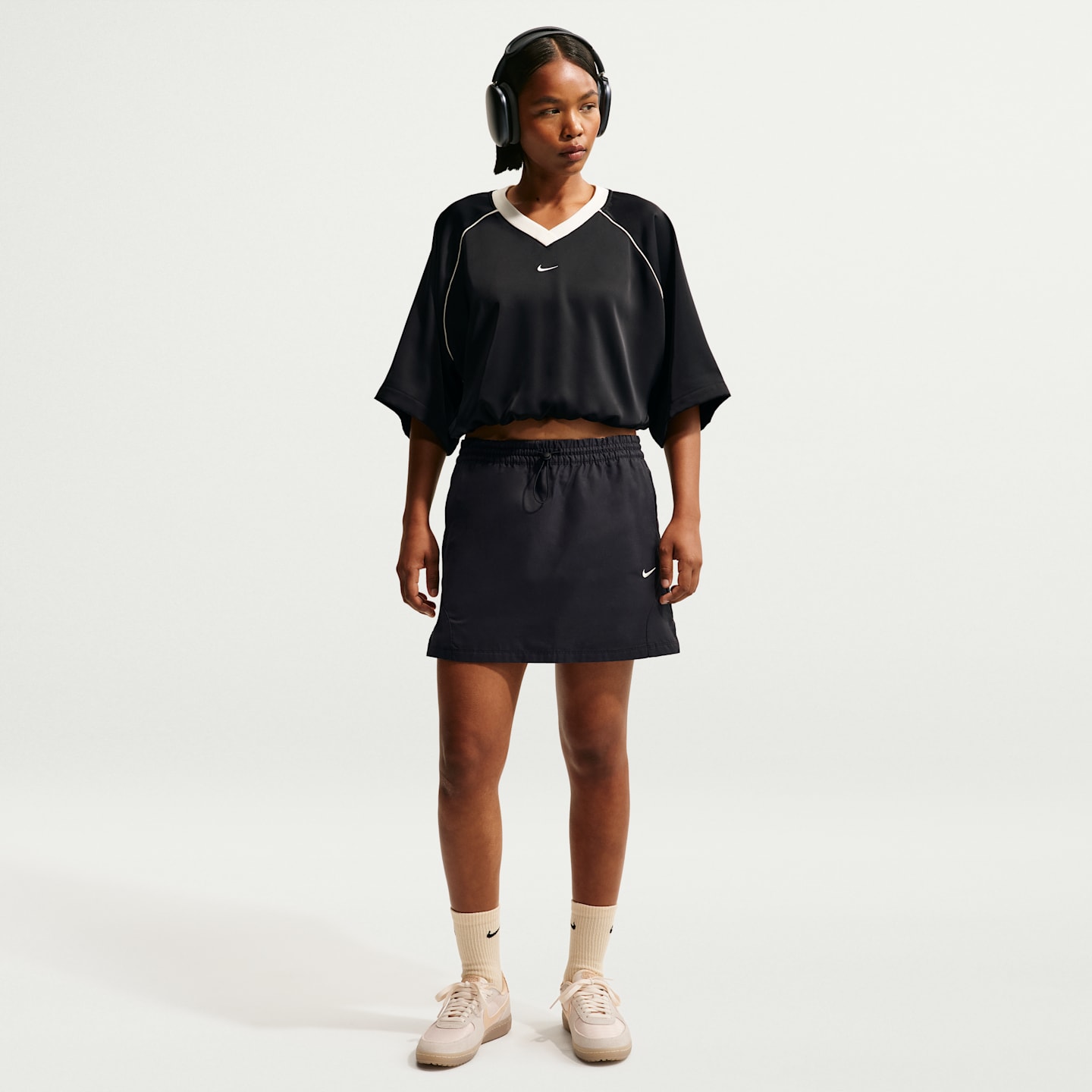 Женские юбки Nike Sportswear Women's Mid-Rise Mini Skirt — фото 1