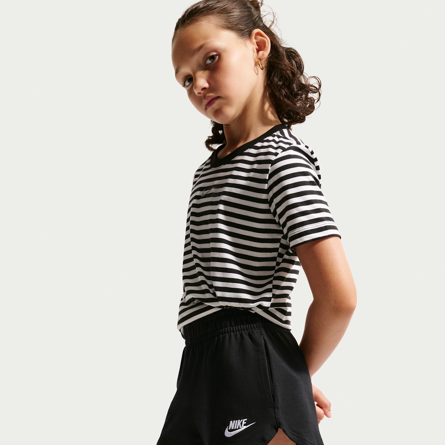 Детские шорты Nike Sportswear Big Kids' (Girls') Jersey Shorts — фото 4