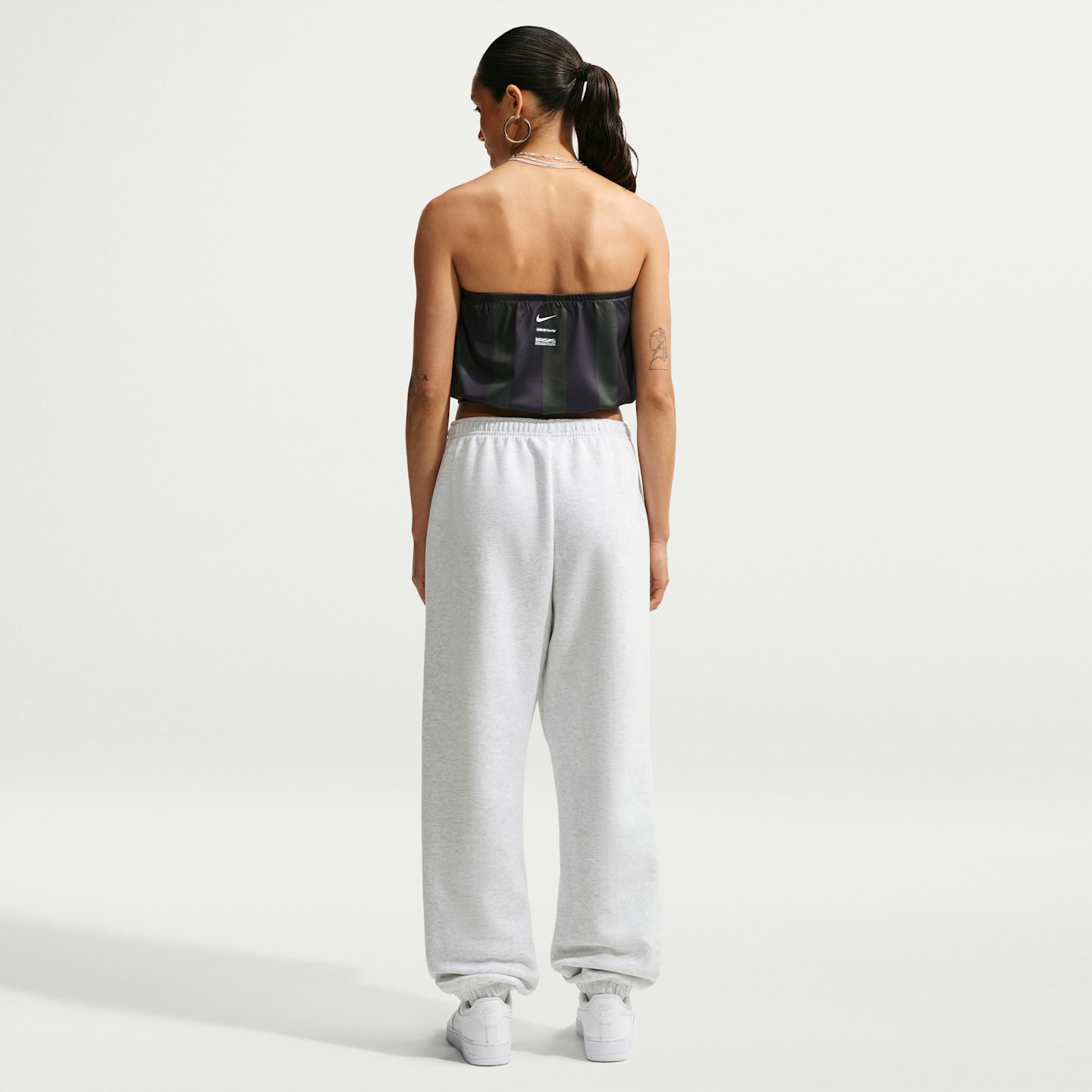 Женские брюки Nike Studio Fleece Medium Weight Women's High-Rise Oversized Cuffed Pants — фото 5