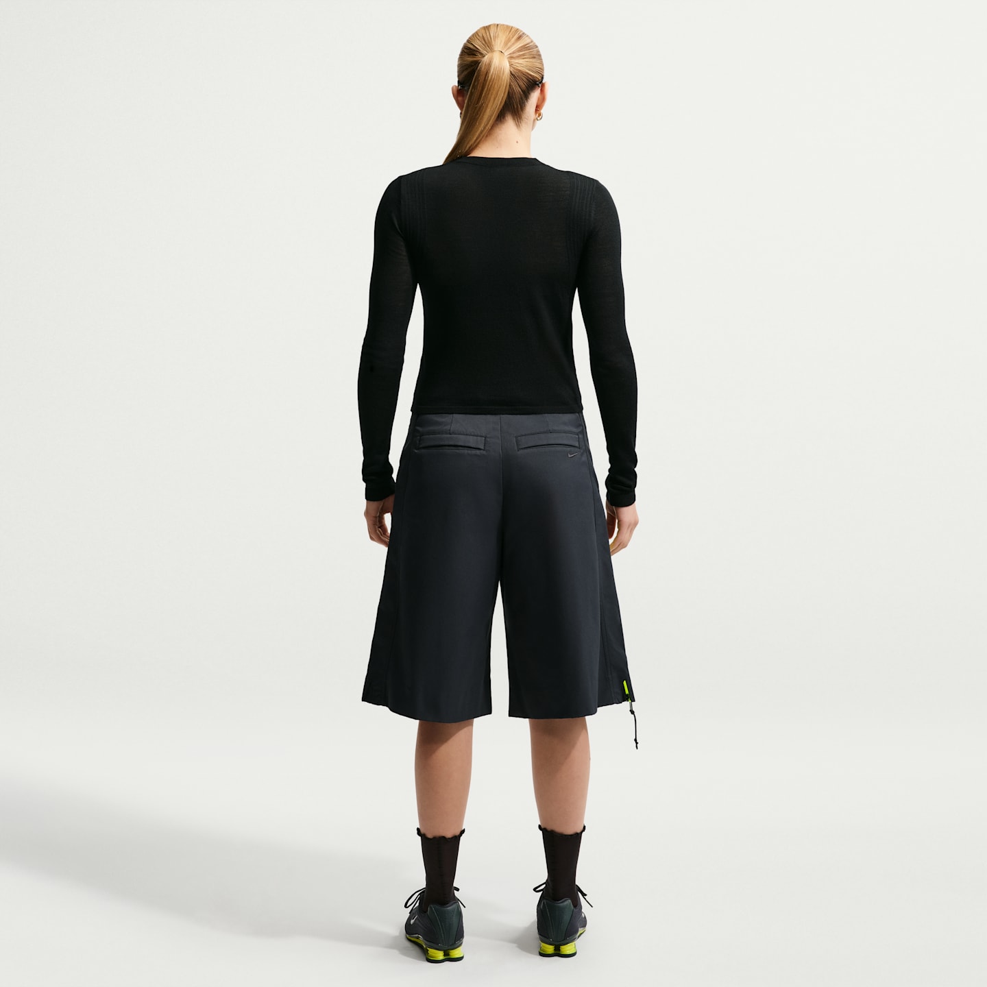 Женские шорты Nike Sportswear Airreverent Women's Low-Rise Shorts — фото 5