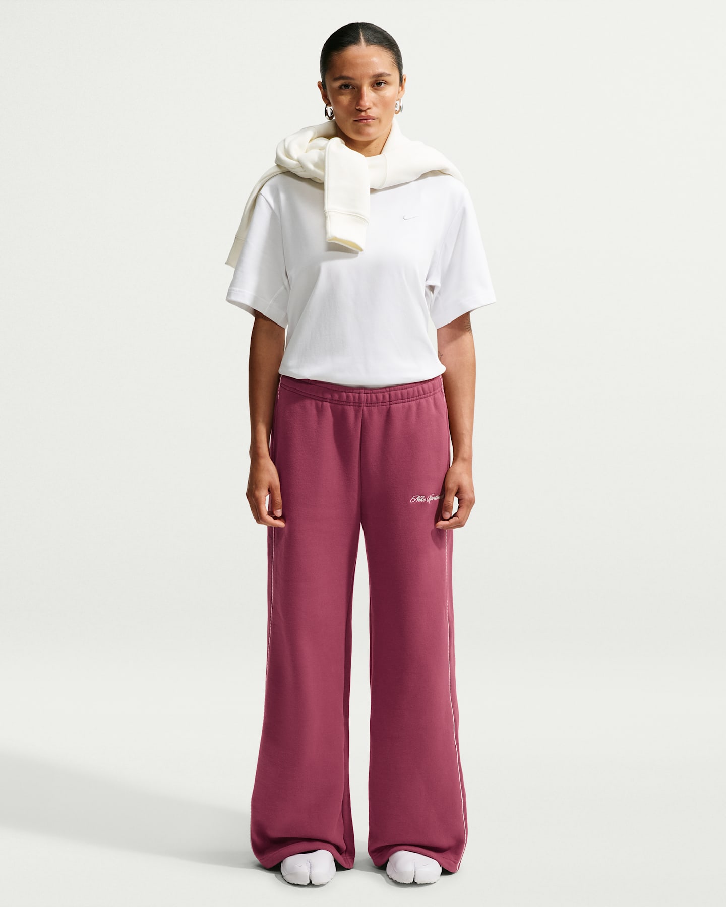 Женские брюки Nike Studio Fleece Medium Weight "Graphic Pack" Women's Mid-Rise Wide-Leg Pants — фото 8