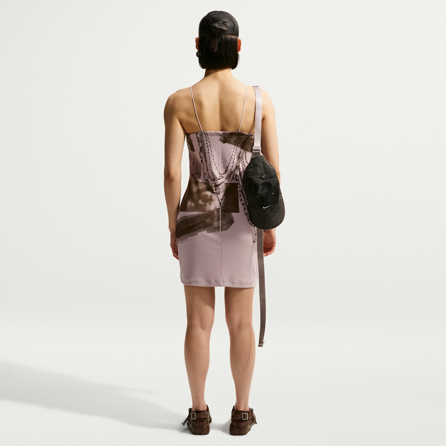 Женские платья Nike Sportswear Chill Knit Women's Tight Mini-Rib Cami Dress — фото 5