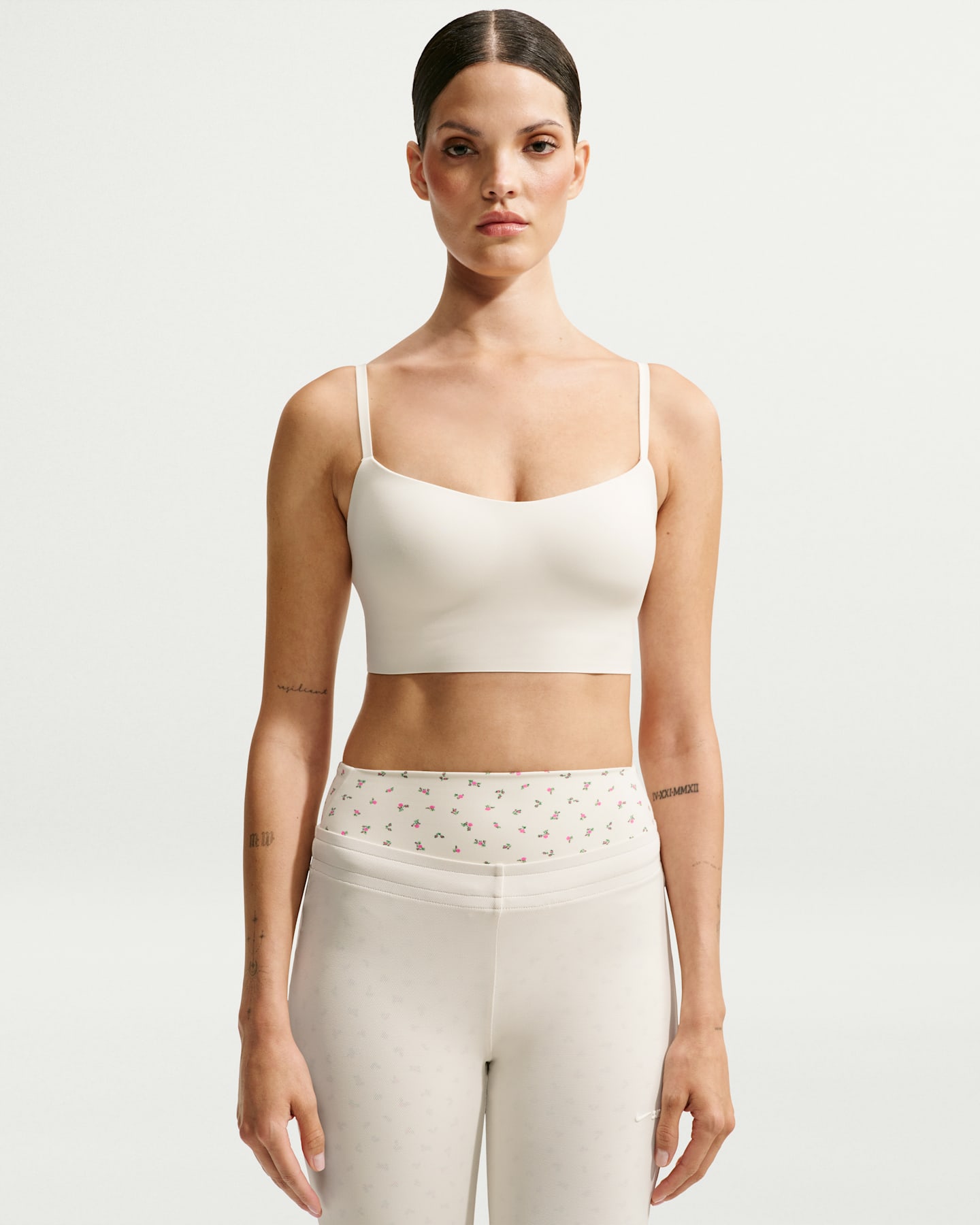Женские спортивные бра Nike NikeSKIMS Matte Women's Cami Longline Bra — фото 8