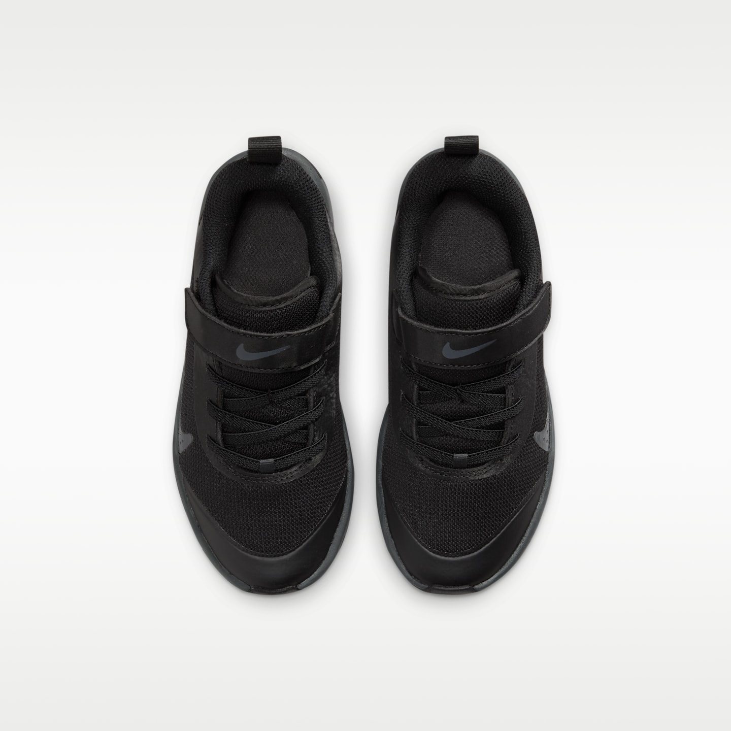 Детские кроссовки Nike Omni Multi-Court Little Kids' Shoes — фото 4