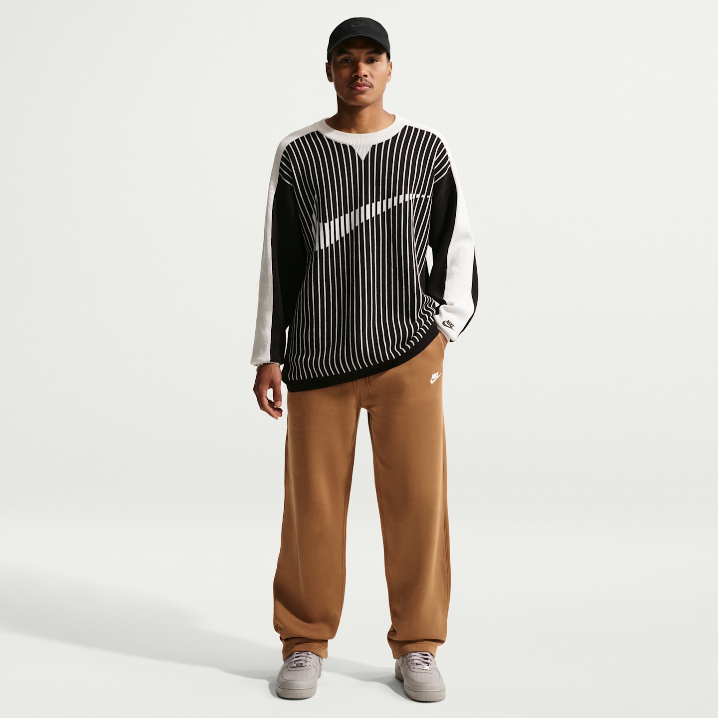 Мужские брюки Nike Club Men's Open-Hem Fleece Pants — фото 1
