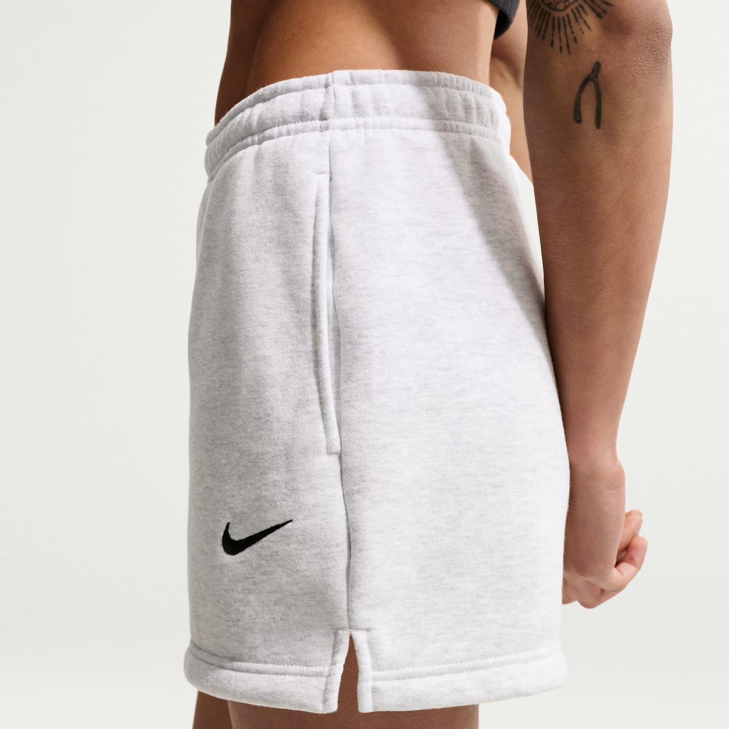 Женские шорты Nike Studio Fleece Medium Weight Women's Mid-Rise Shorts — фото 3