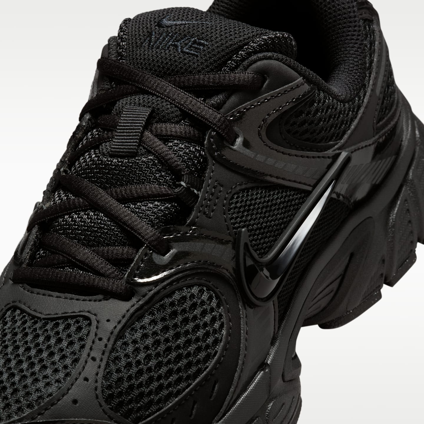 Женские кроссовки Nike V5 RNR Women's Shoes with Reflective Accents — фото 7