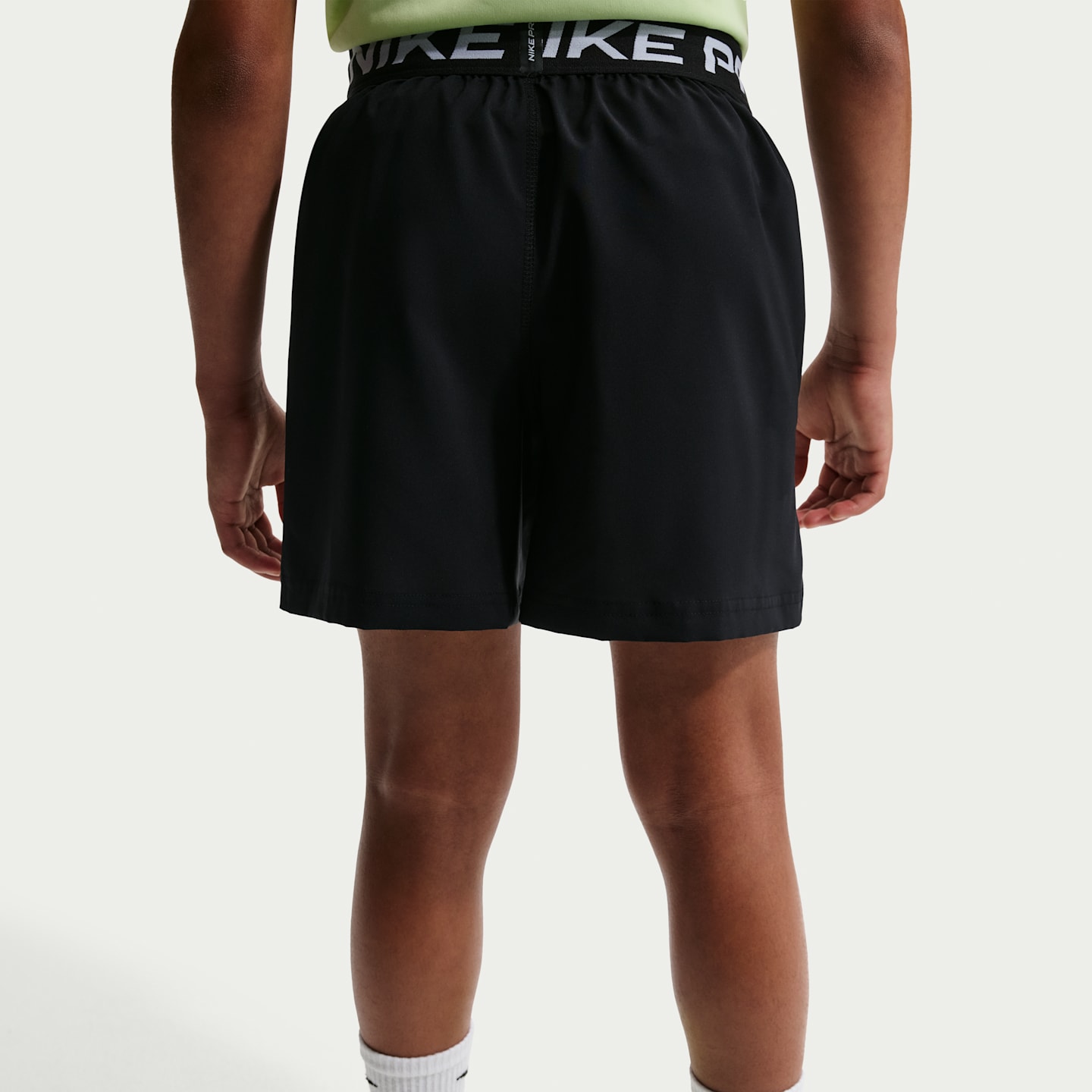 Детские шорты Nike Pro Big Kids' (Boys') Dri-FIT Training Shorts — фото 3