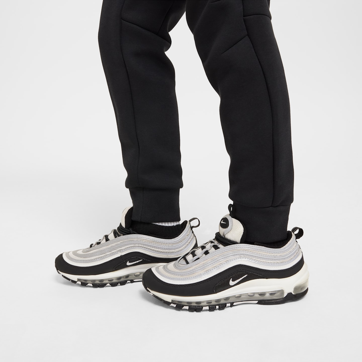 Детские брюки Nike Sportswear Tech Fleece Big Kids' Joggers — фото 5