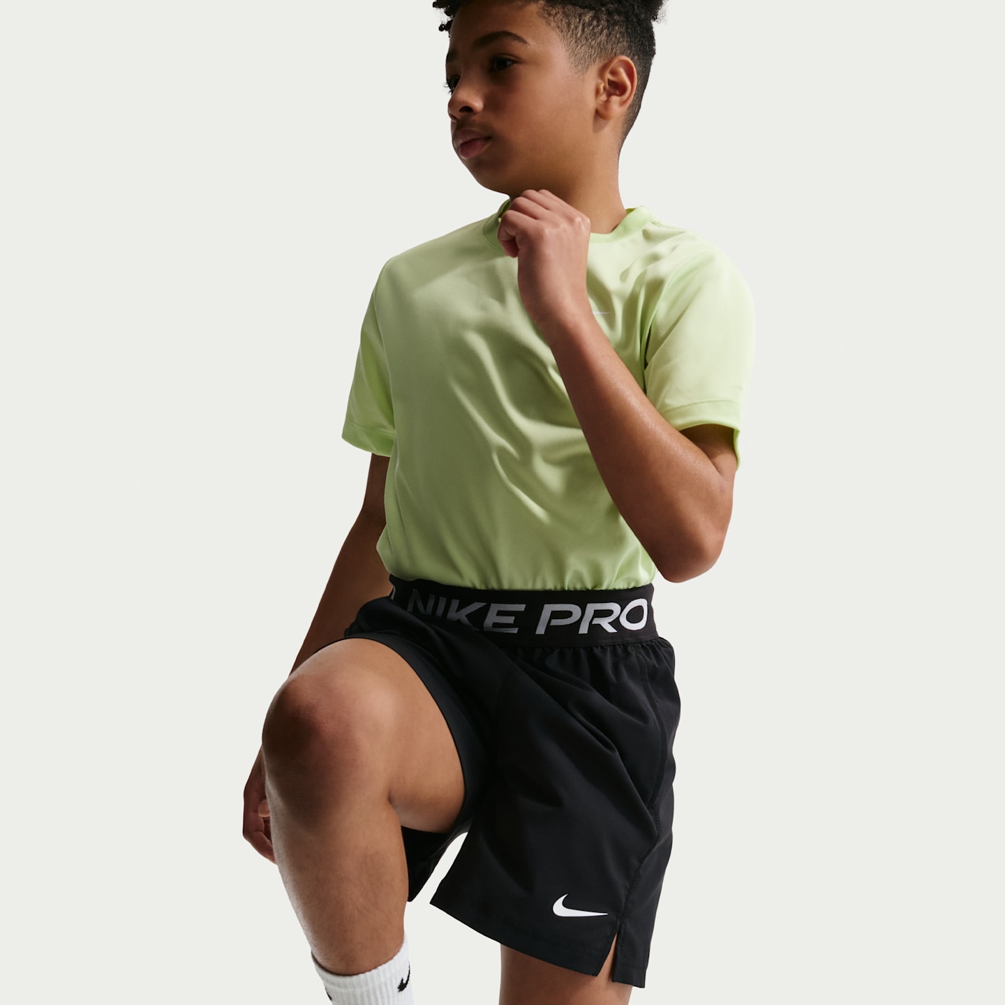 Детские шорты Nike Pro Big Kids' (Boys') Dri-FIT Training Shorts — фото 4