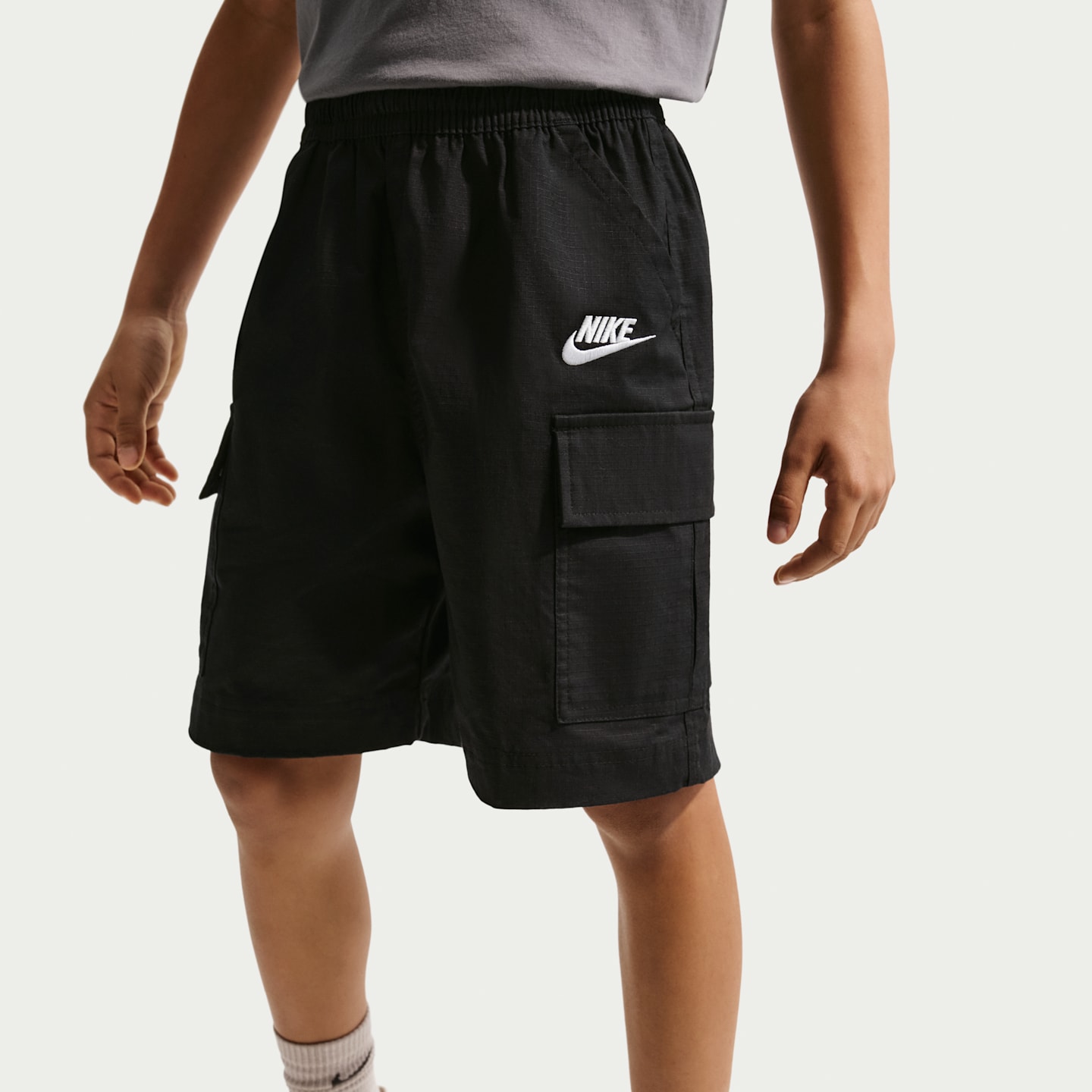 Детские шорты Nike Sportswear Club Big Kids' Woven Cargo Shorts — фото 2
