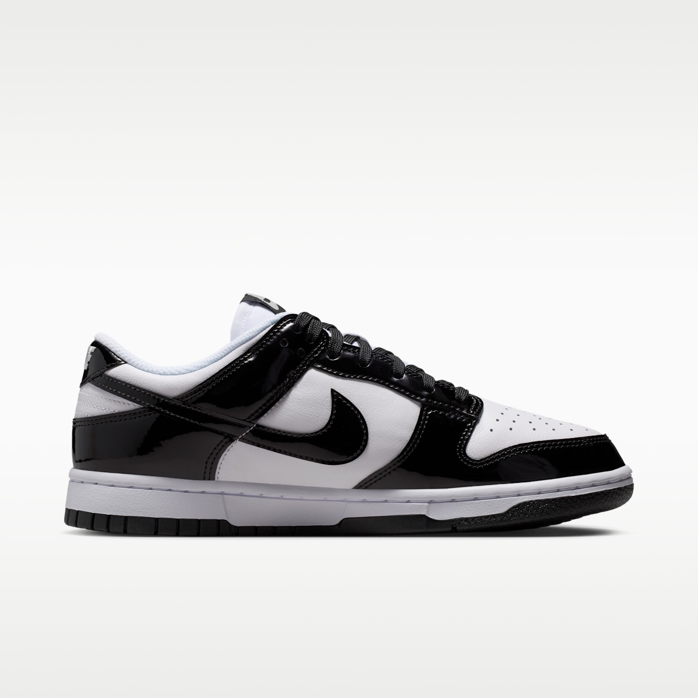 Женские кроссовки Nike Dunk Low SE Women's Shoes — фото 3
