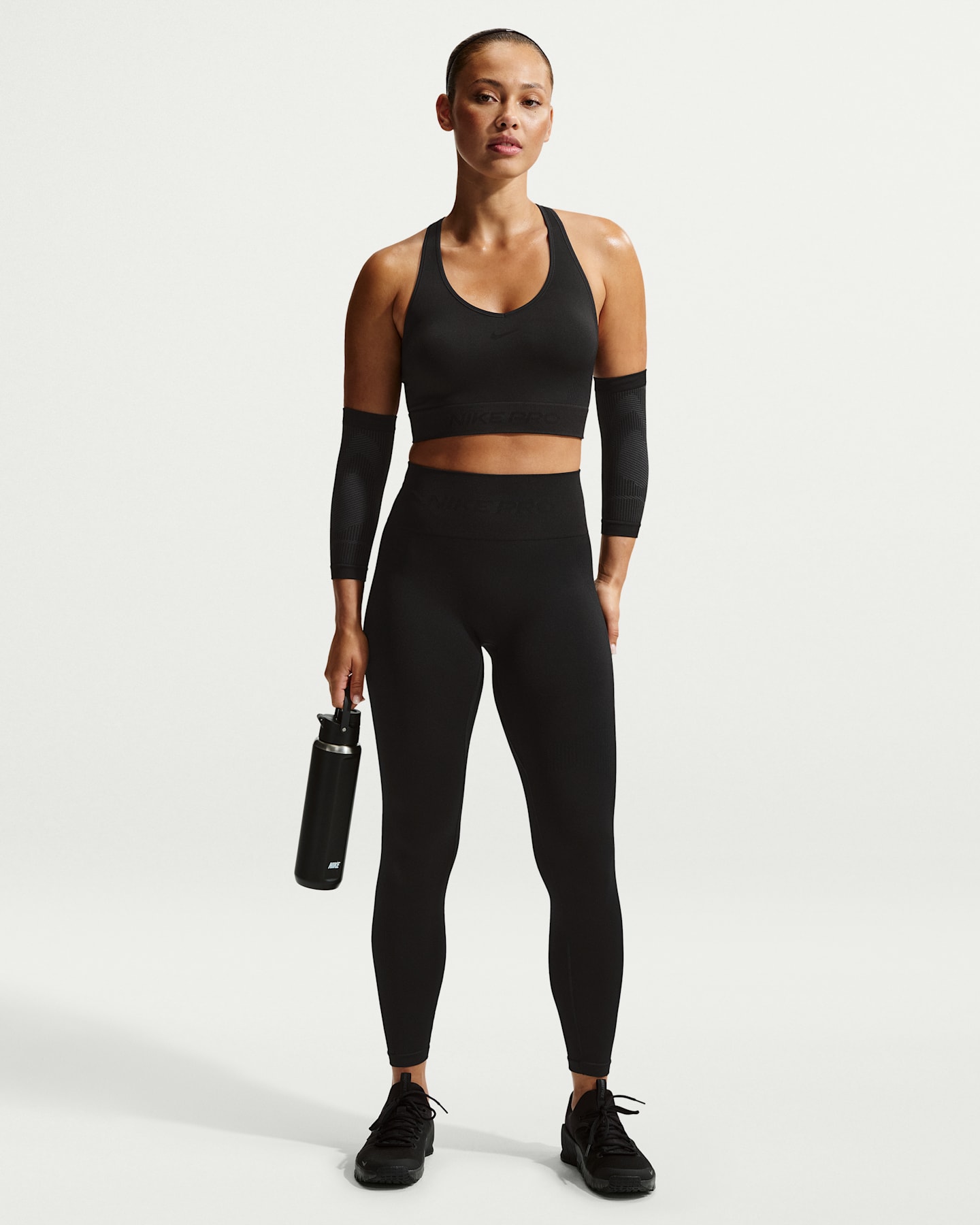 Женские леггинсы Nike Pro Seamless Women's High-Waisted 7/8 Leggings — фото 6