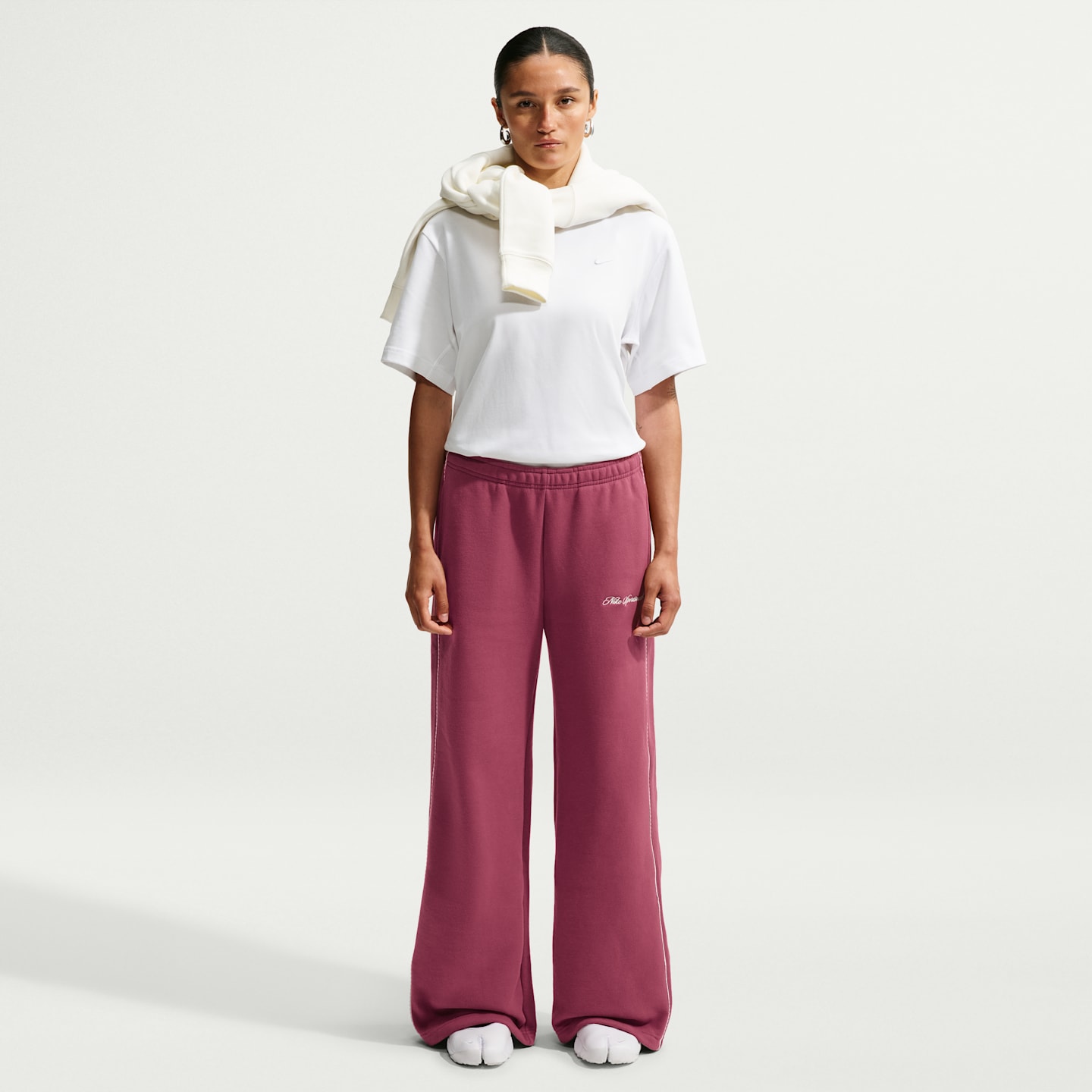 Женские брюки Nike Studio Fleece Medium Weight "Graphic Pack" Women's Mid-Rise Wide-Leg Pants