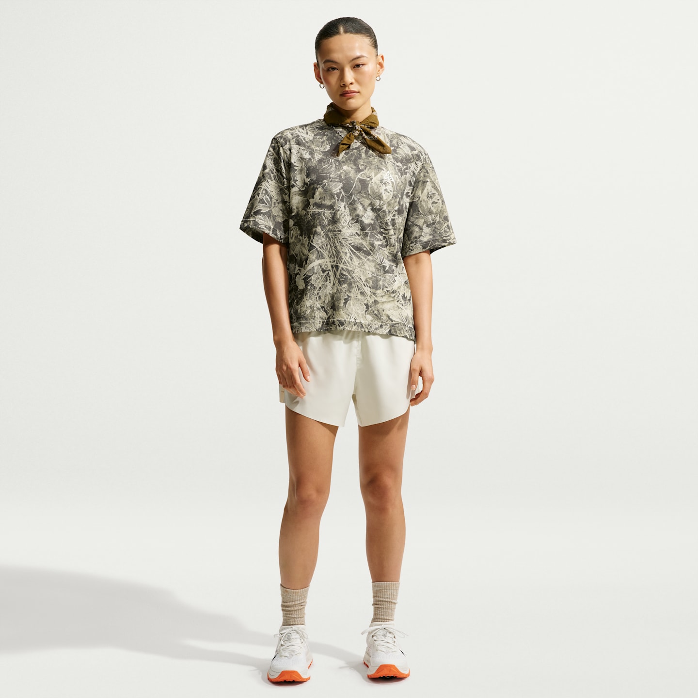 Женские футболки Nike ACG "Chamo Camo" Women's Dri-FIT Trail Running T-Shirt — фото 4