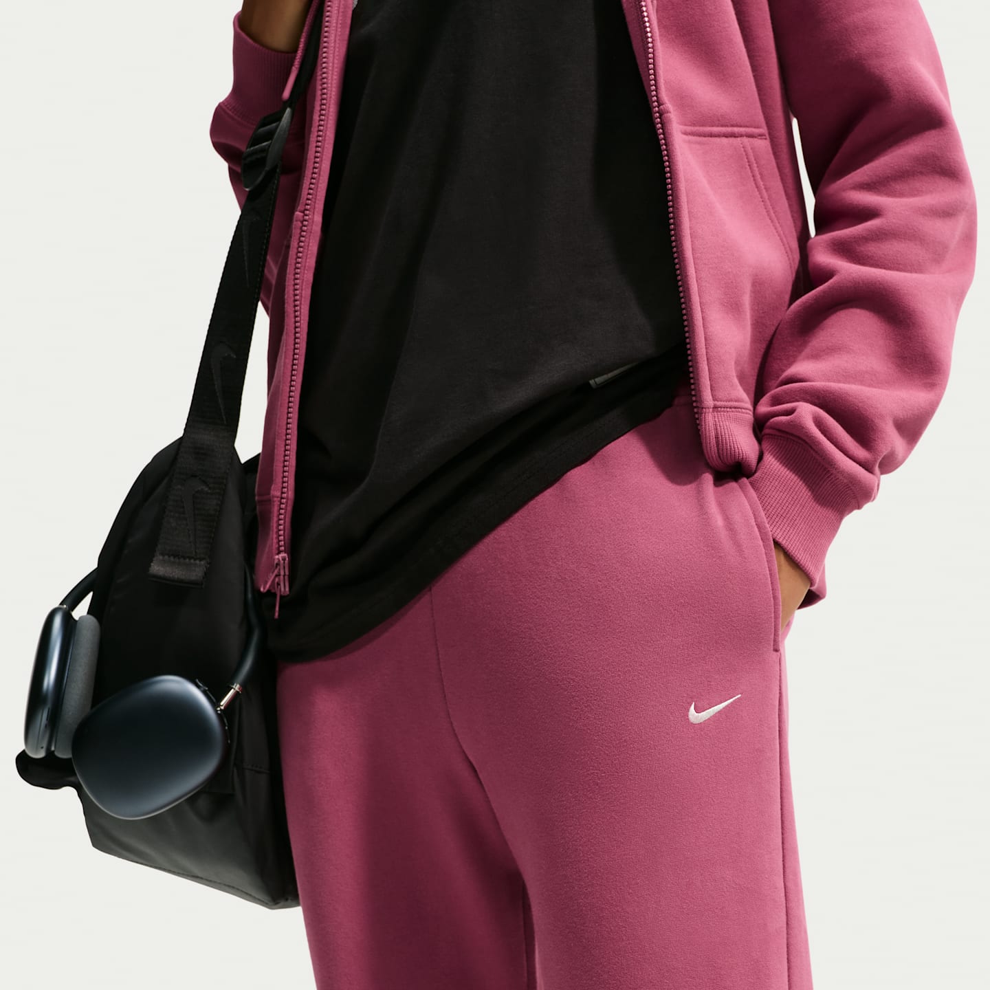 Женские брюки Nike Studio Fleece Lightweight "French Terry" Women's Mid-Rise Open-Hem Pants — фото 4