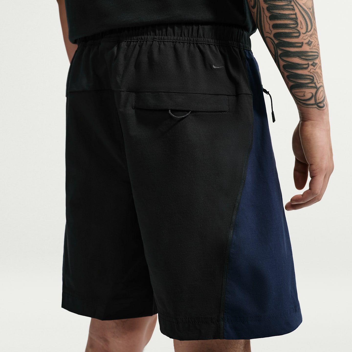 Мужские шорты Nike Tech Men's Dri-FIT Woven Color-Block Shorts — фото 3
