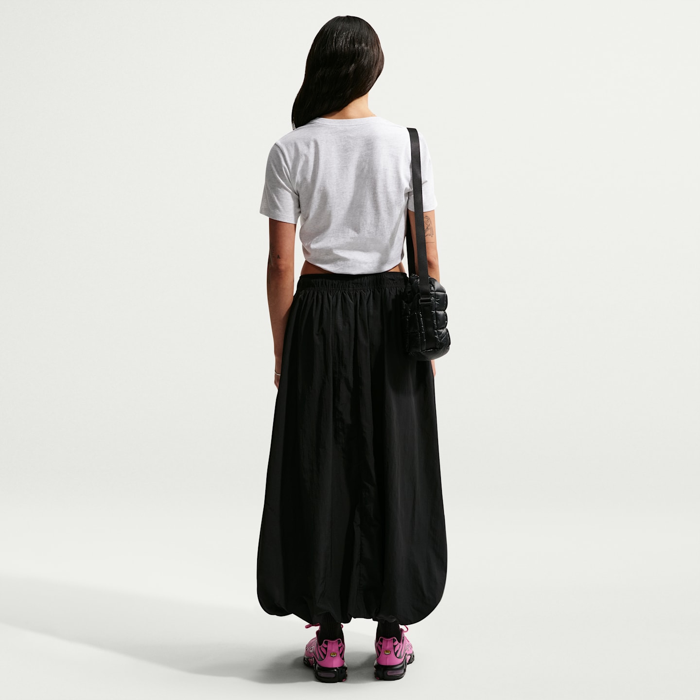 Женские футболки Nike Sportswear Club Essentials Women's T-Shirt — фото 5