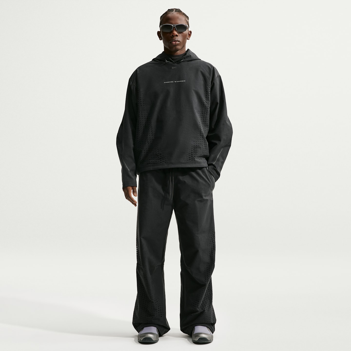 Мужские брюки Nike Tech Men's Dri-FIT Shori Knit Open-Hem Pants — фото 1