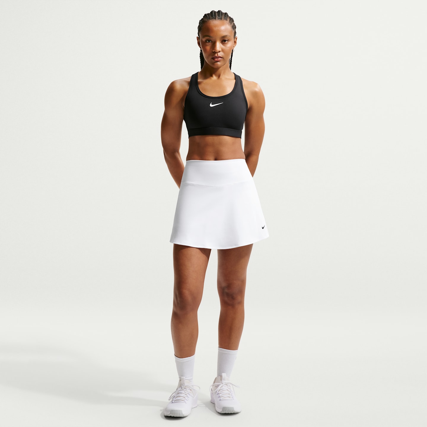Спортивное бра Swoosh, уплотнённая чашка, средняя поддержка — Nike — фото 4