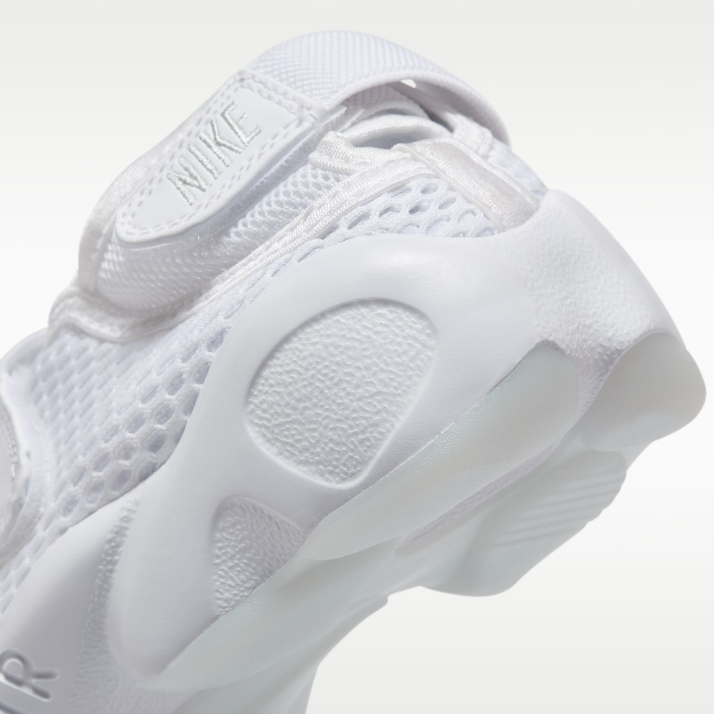 Женские кроссовки Nike Air Rift Breathe Women's Shoes — фото 8
