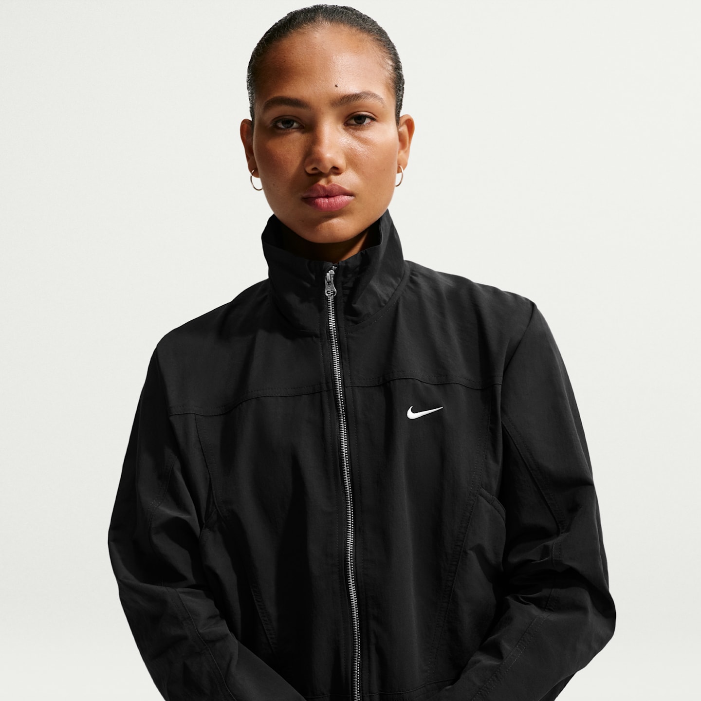 Женские куртки Nike Sportswear Everything Wovens Women's Oversized Repel UV Protection Jacket — фото 1