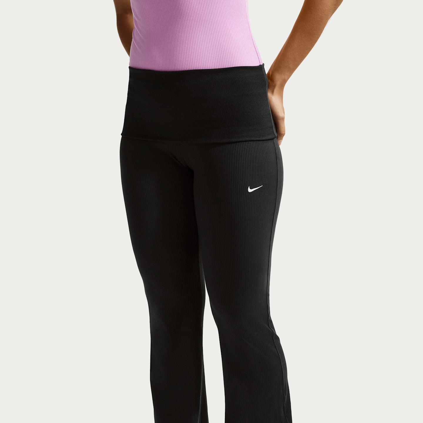 Женские брюки Nike Sportswear Chill Knit Women's Mid-Rise Tight Ribbed Pants — фото 2
