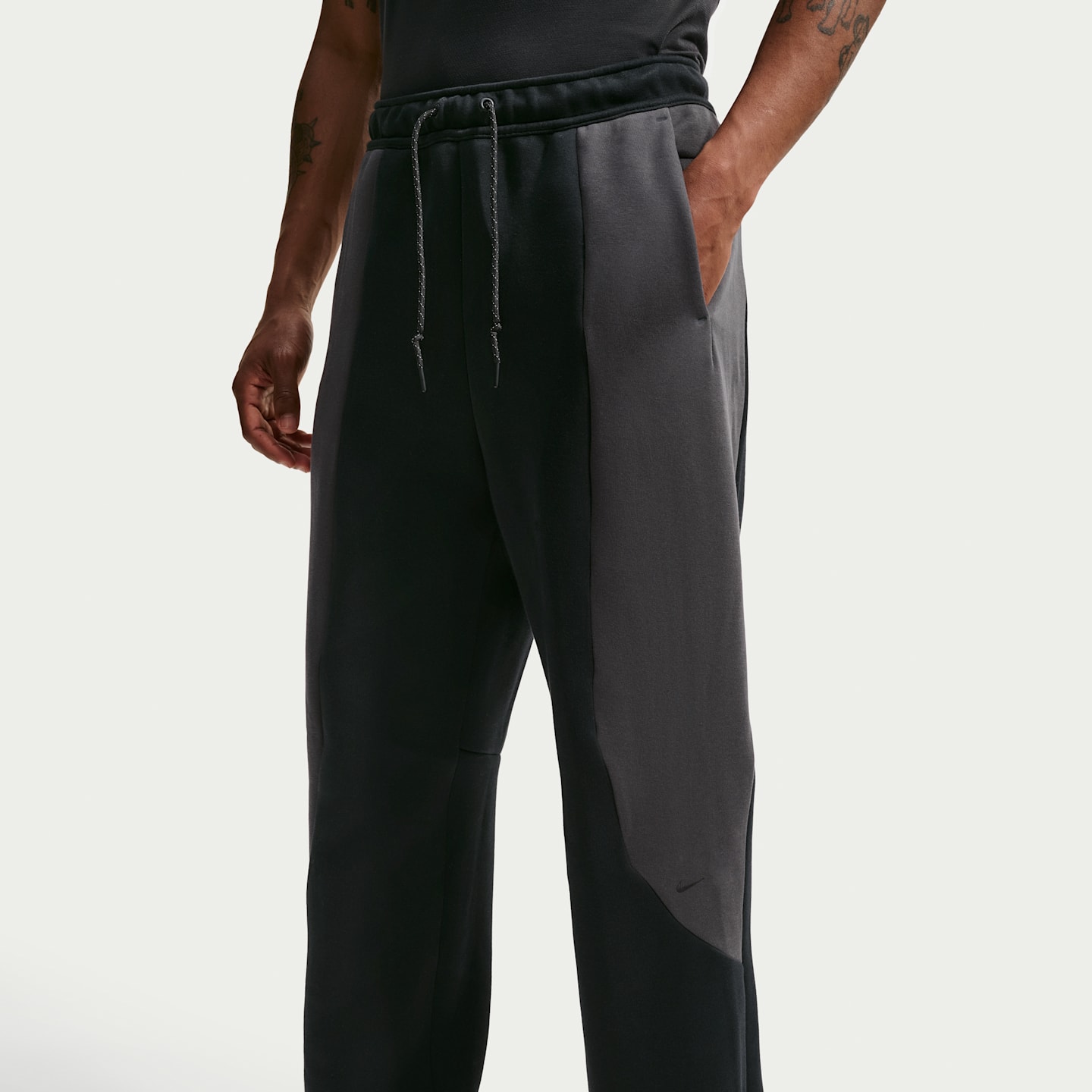 Мужские брюки Nike Tech Men's Color-Block Open-Hem Fleece Pants — фото 2