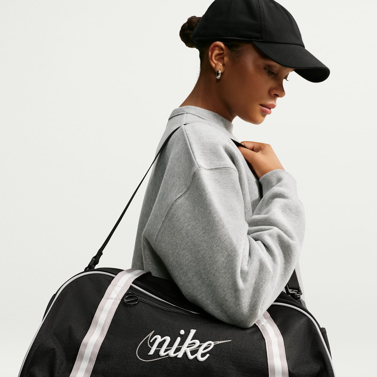 Мужские сумки Nike Gym Club Training (24L) — фото 1
