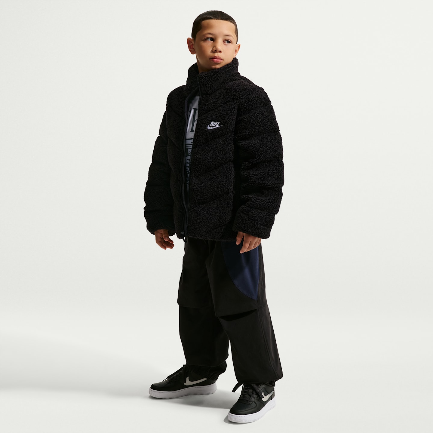 Детские куртки Nike Sportswear Big Kids' Therma-FIT Loose Puffer Jacket — фото 7