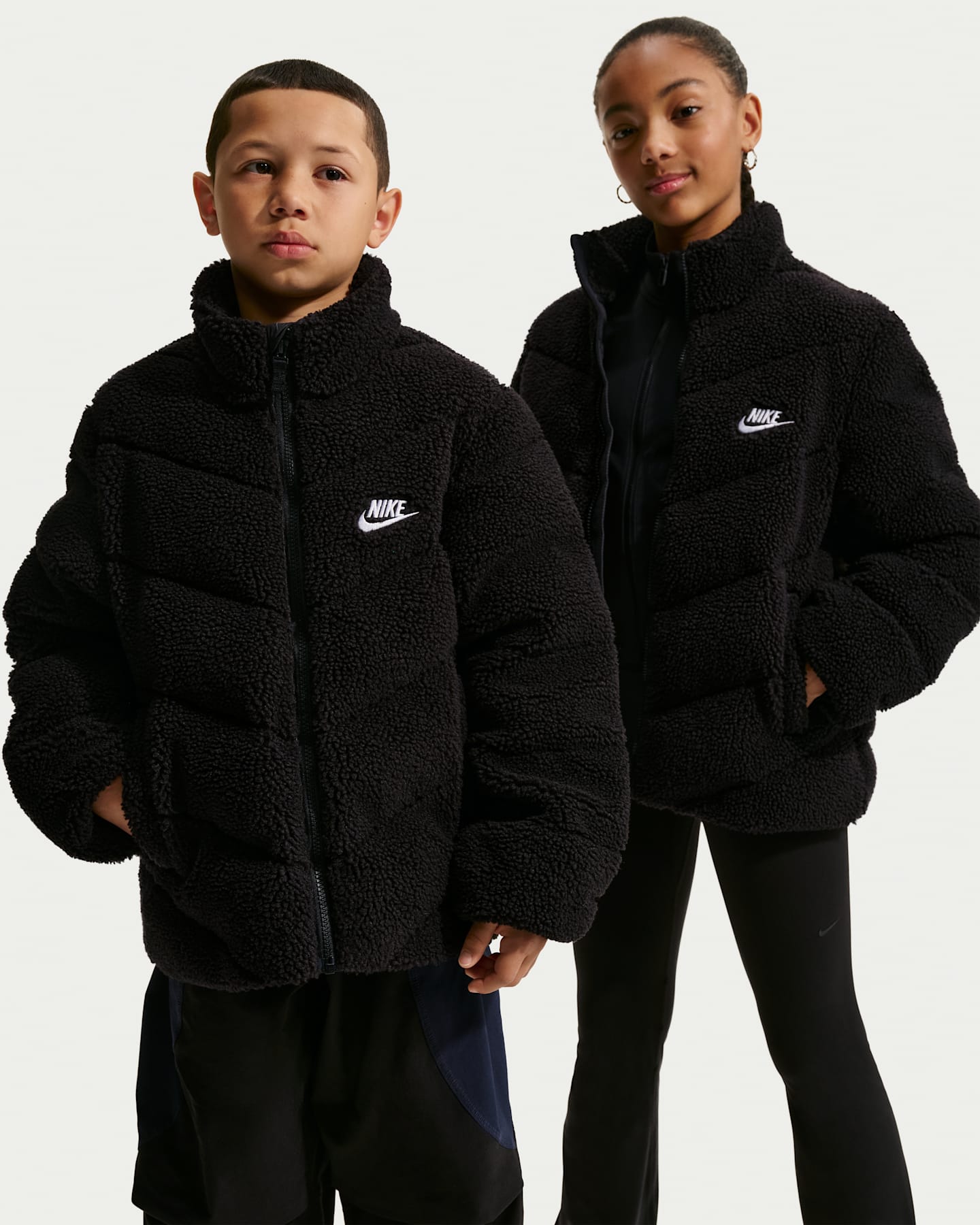 Детские куртки Nike Sportswear Big Kids' Therma-FIT Loose Puffer Jacket — фото 9